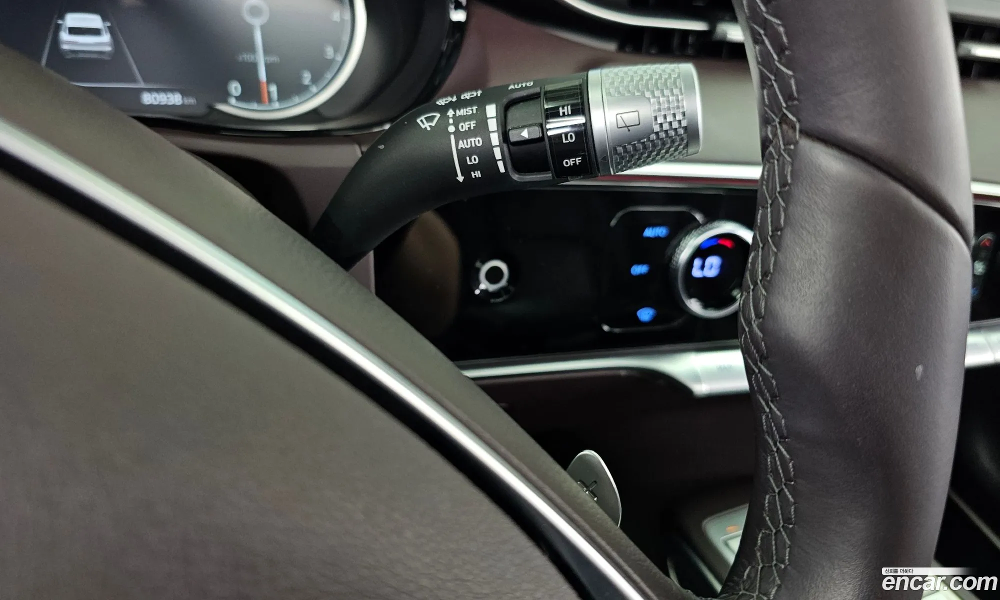 Genesis GV70 2021 — 28