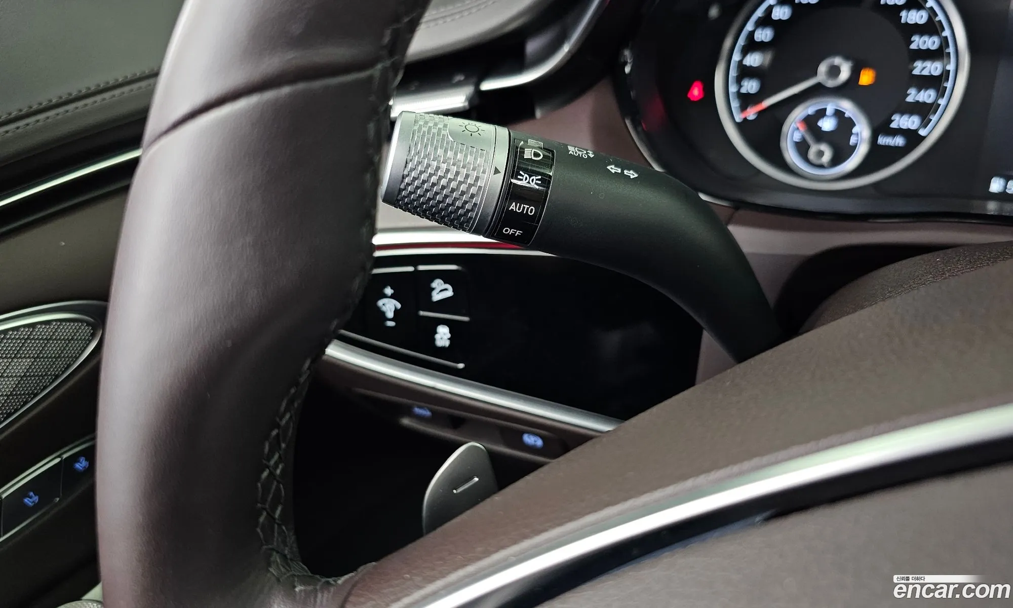 Genesis GV70 2021 — 24