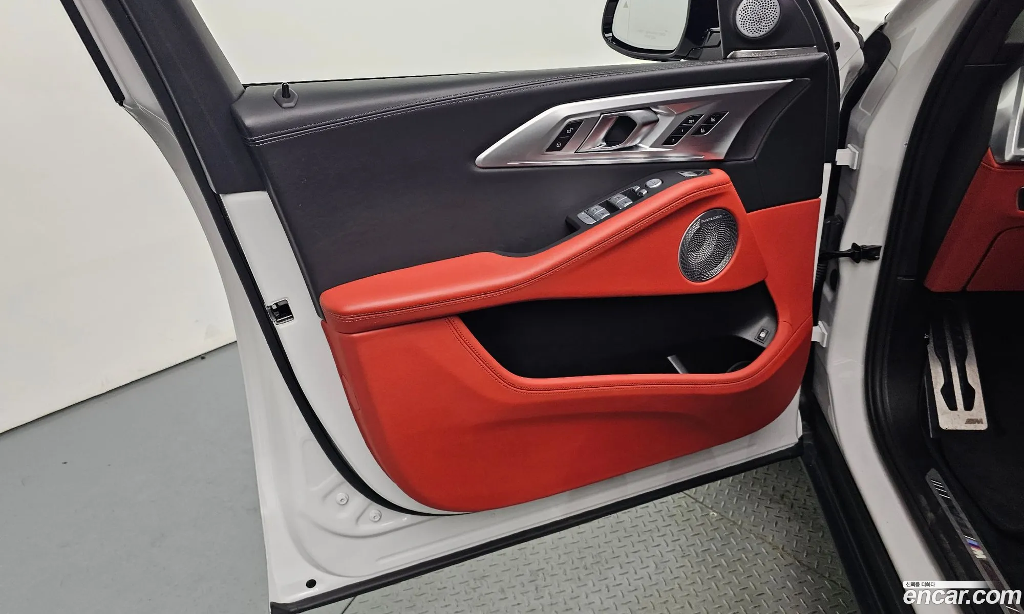 BMW XM 2023 — 17