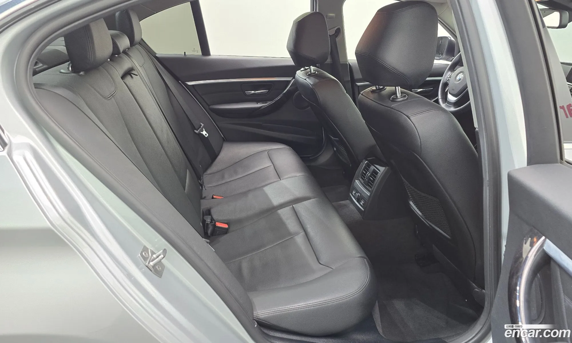 BMW 3 Series 2016 WBA8A9100GK463237 — 4
