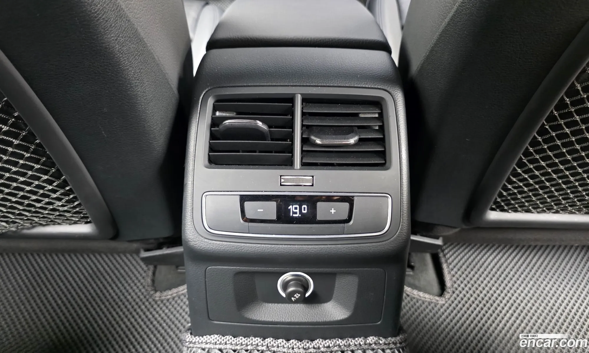 Audi A4 2019 WAUZZZF40KA121360 — 31
