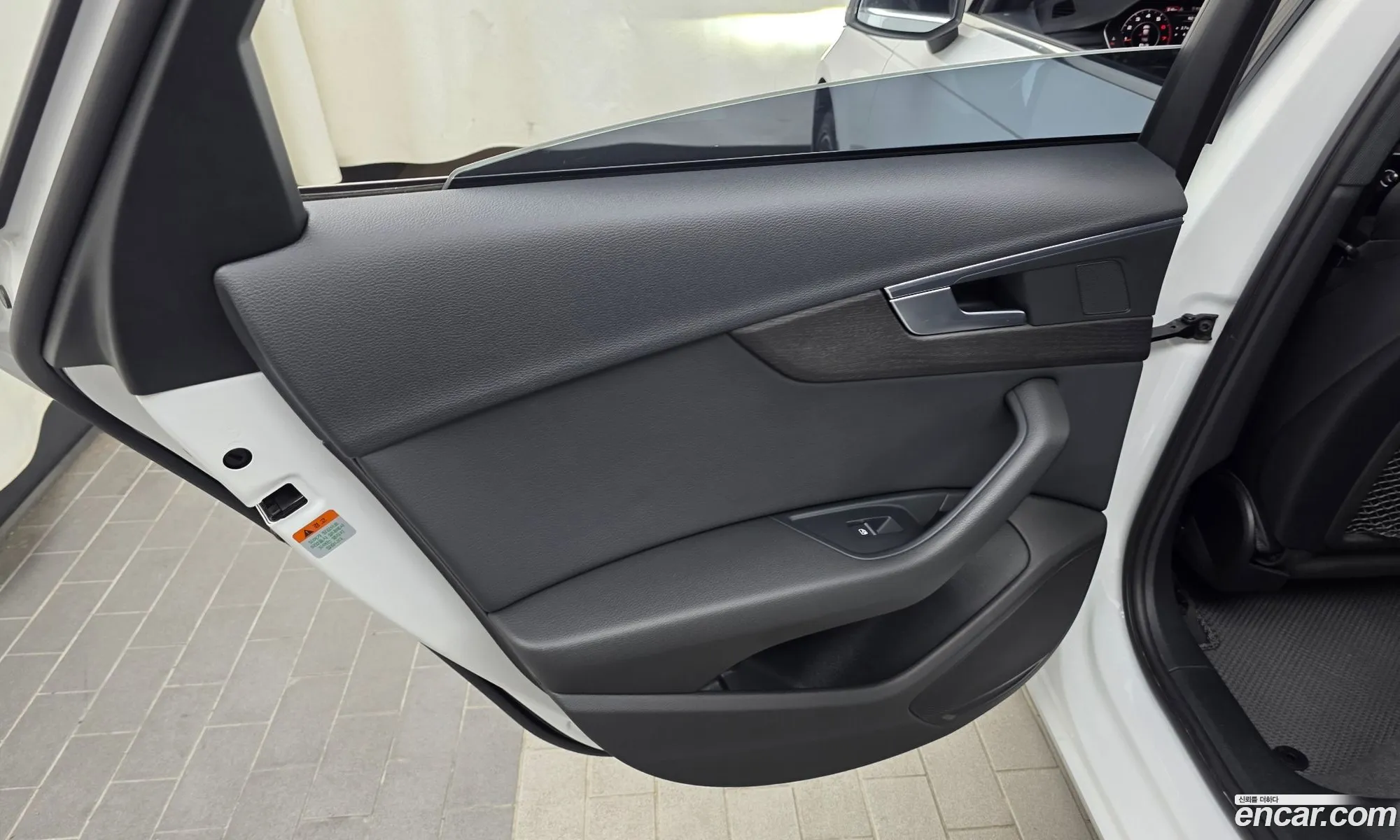 Audi A4 2019 WAUZZZF40KA121360 — 15