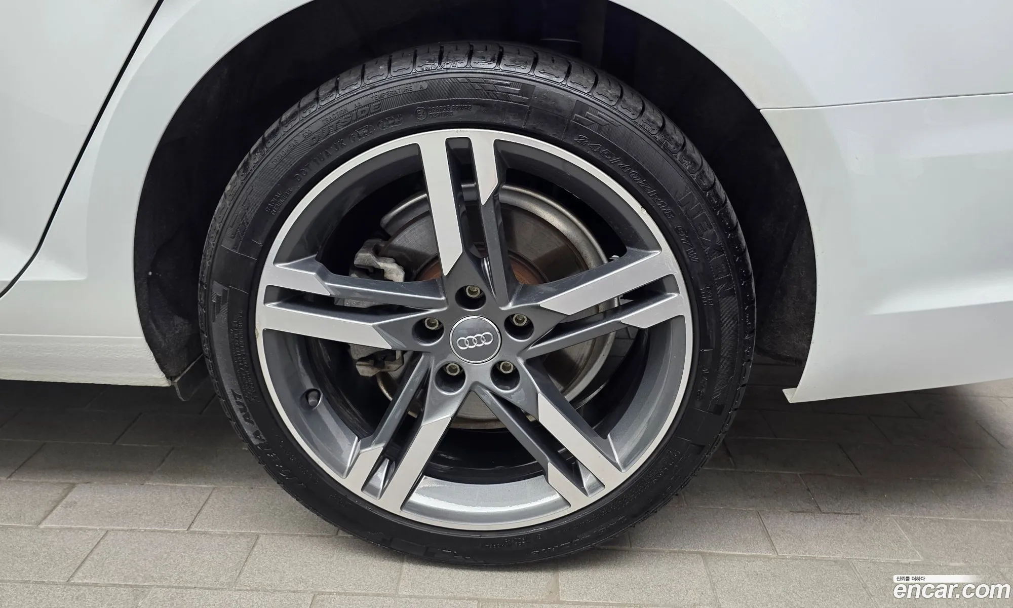 Audi A4 2019 WAUZZZF40KA121360 — 6
