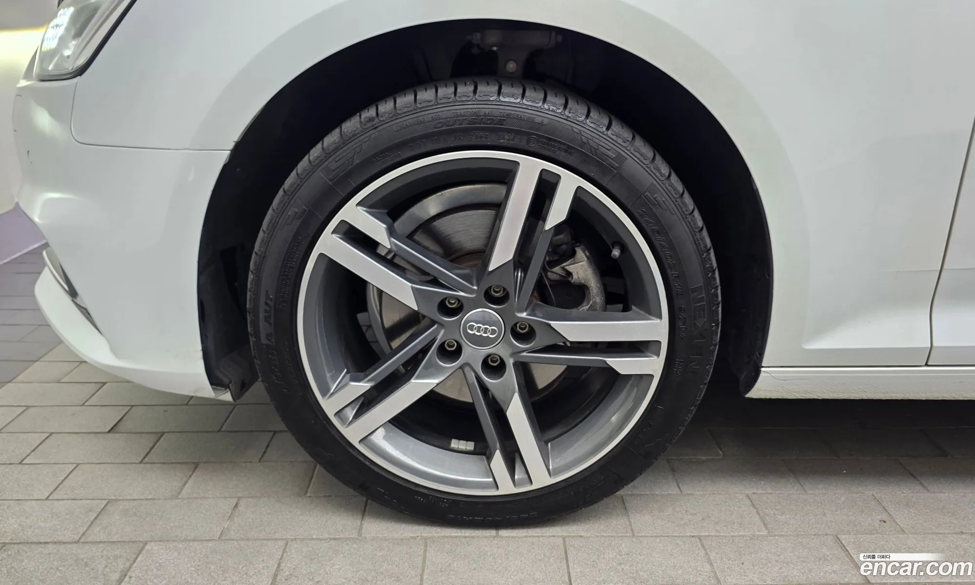 Audi A4 2019 WAUZZZF40KA121360 — 4