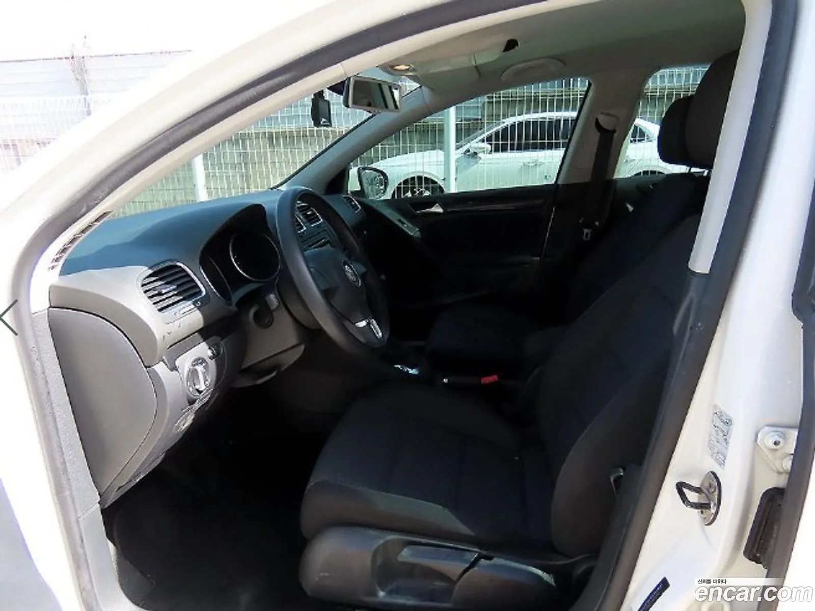 Volkswagen Golf 6th Gen 2012 — 3