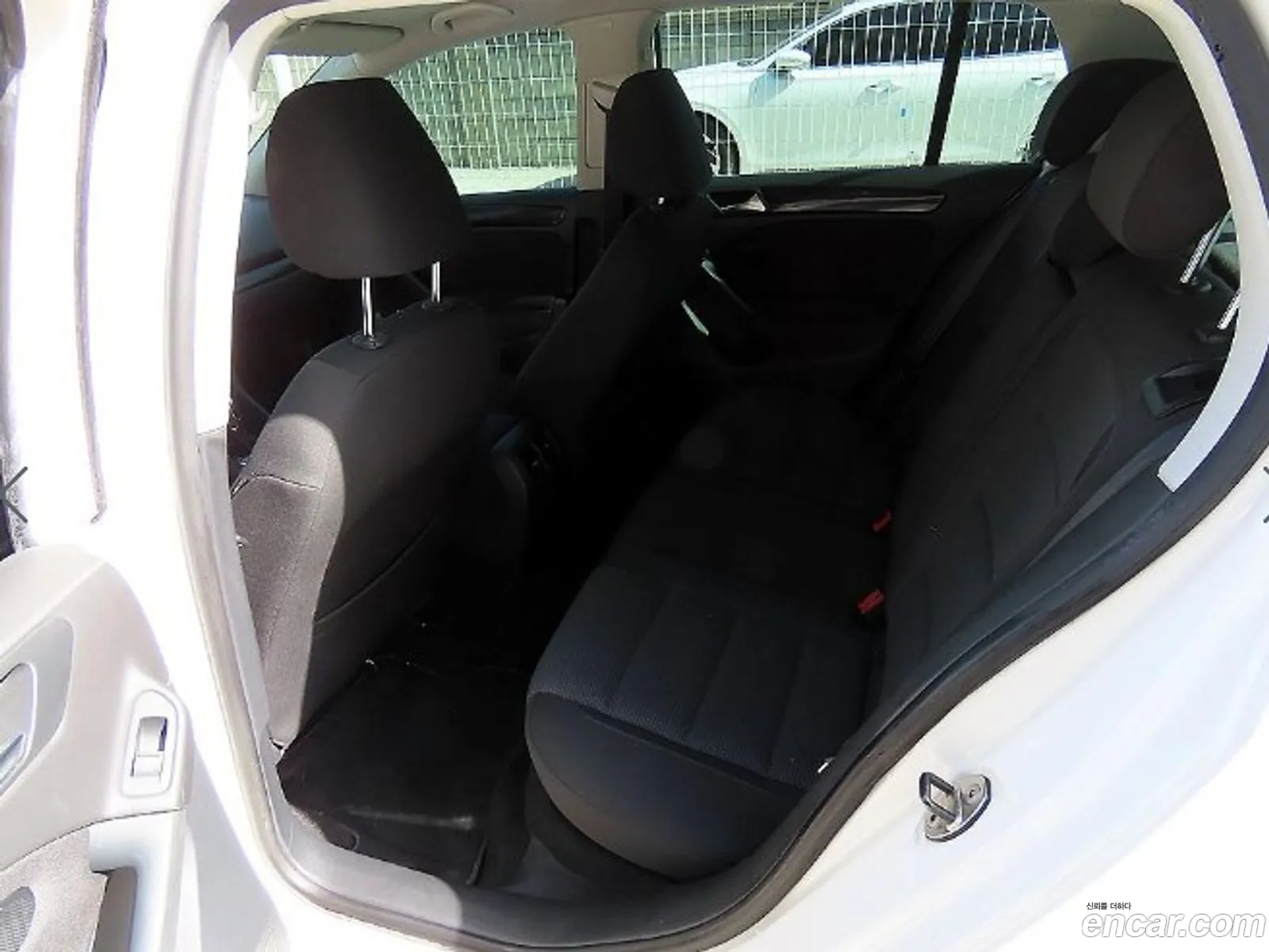 Volkswagen Golf 6th Gen 2012 — 4
