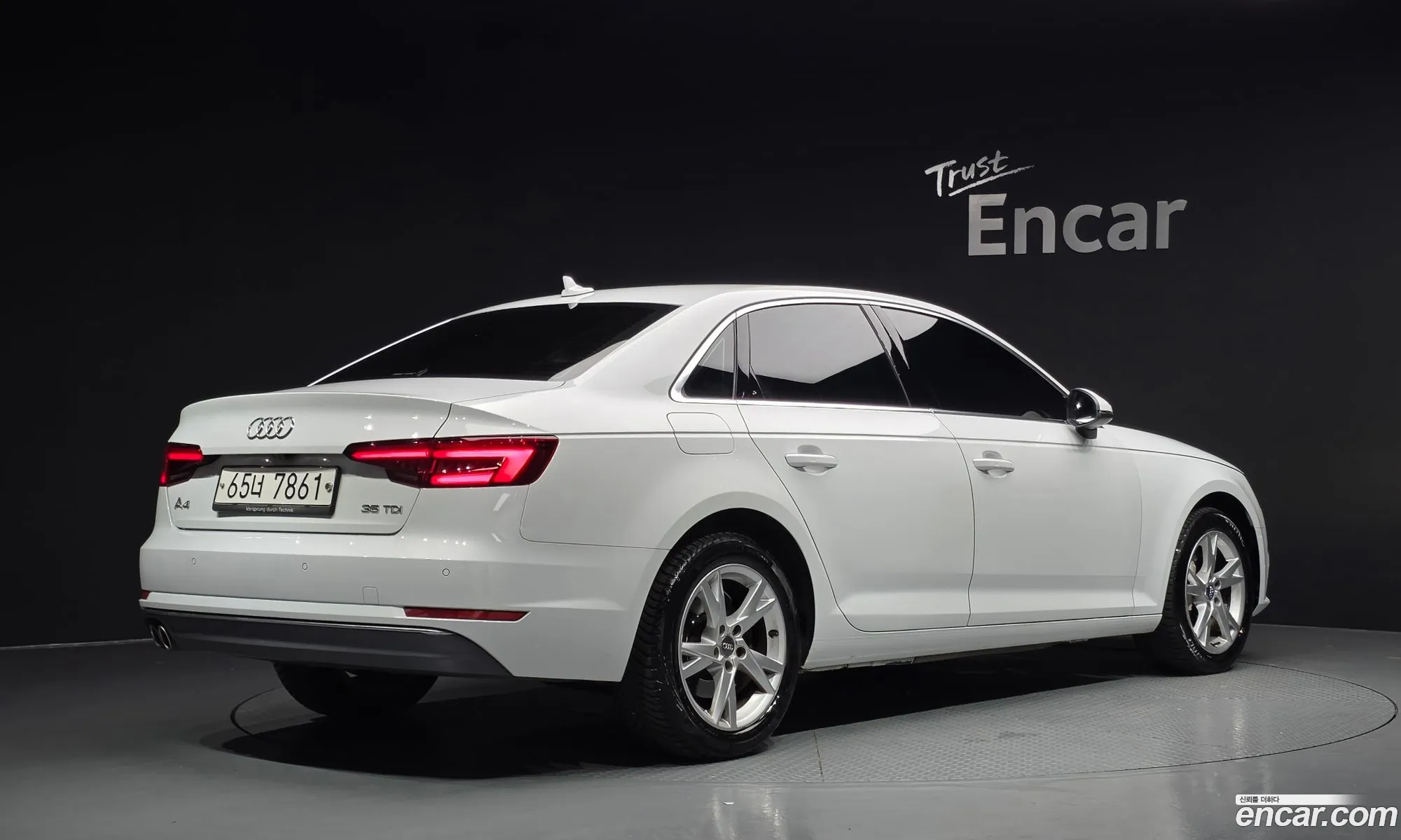 Audi A4 2018 WAUZZZF41JA186944 — 4