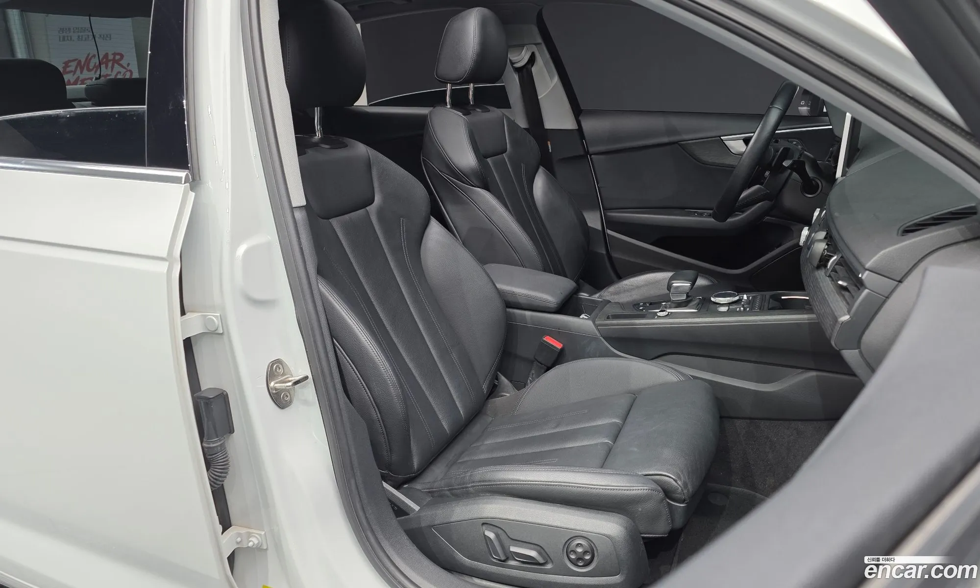 Audi A4 2018 WAUZZZF41JA186944 — 19