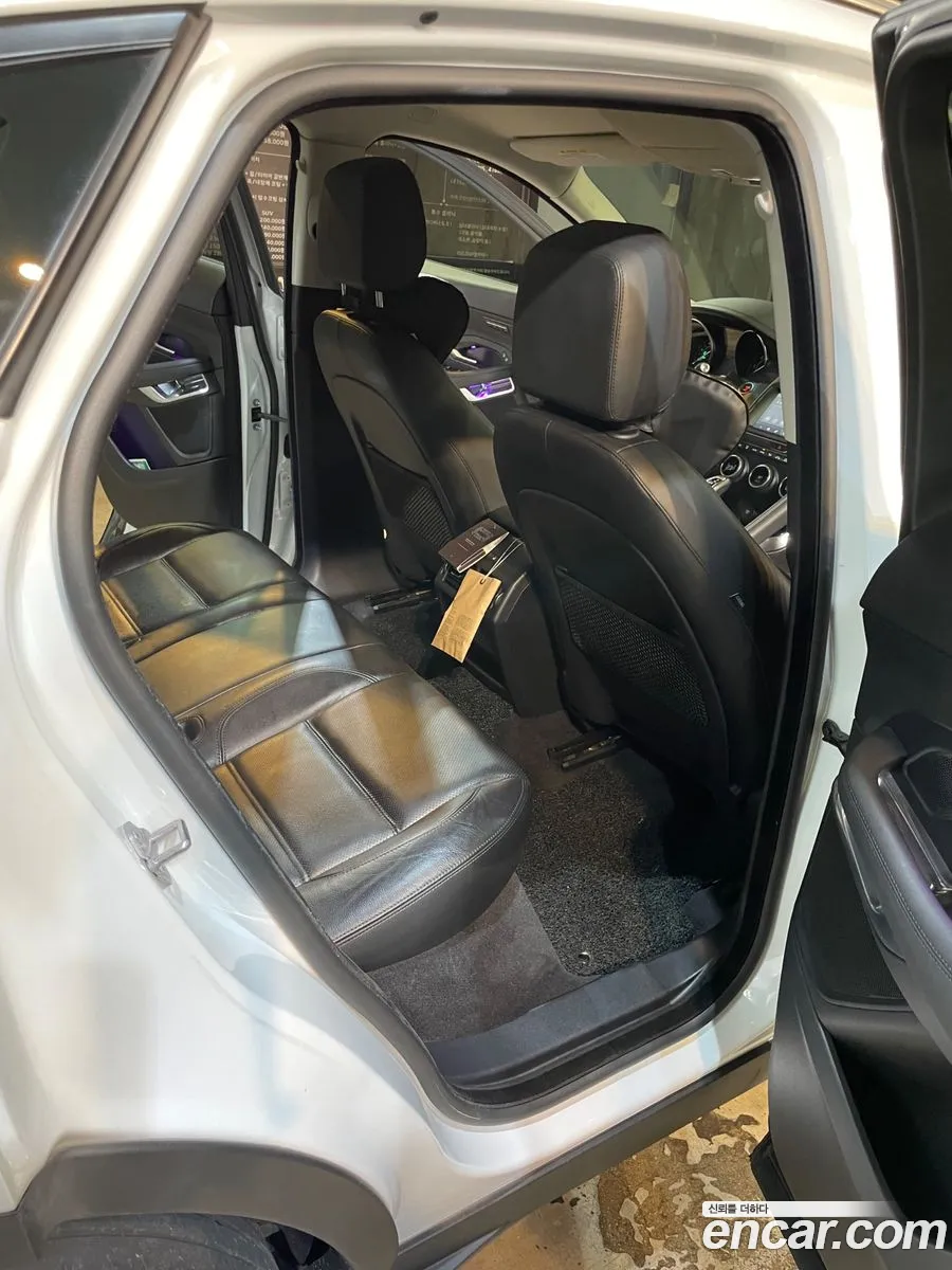 Jaguar E-Pace 2019 — 8