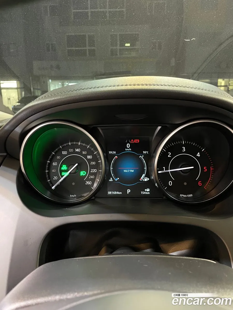 Jaguar E-Pace 2019 — 19