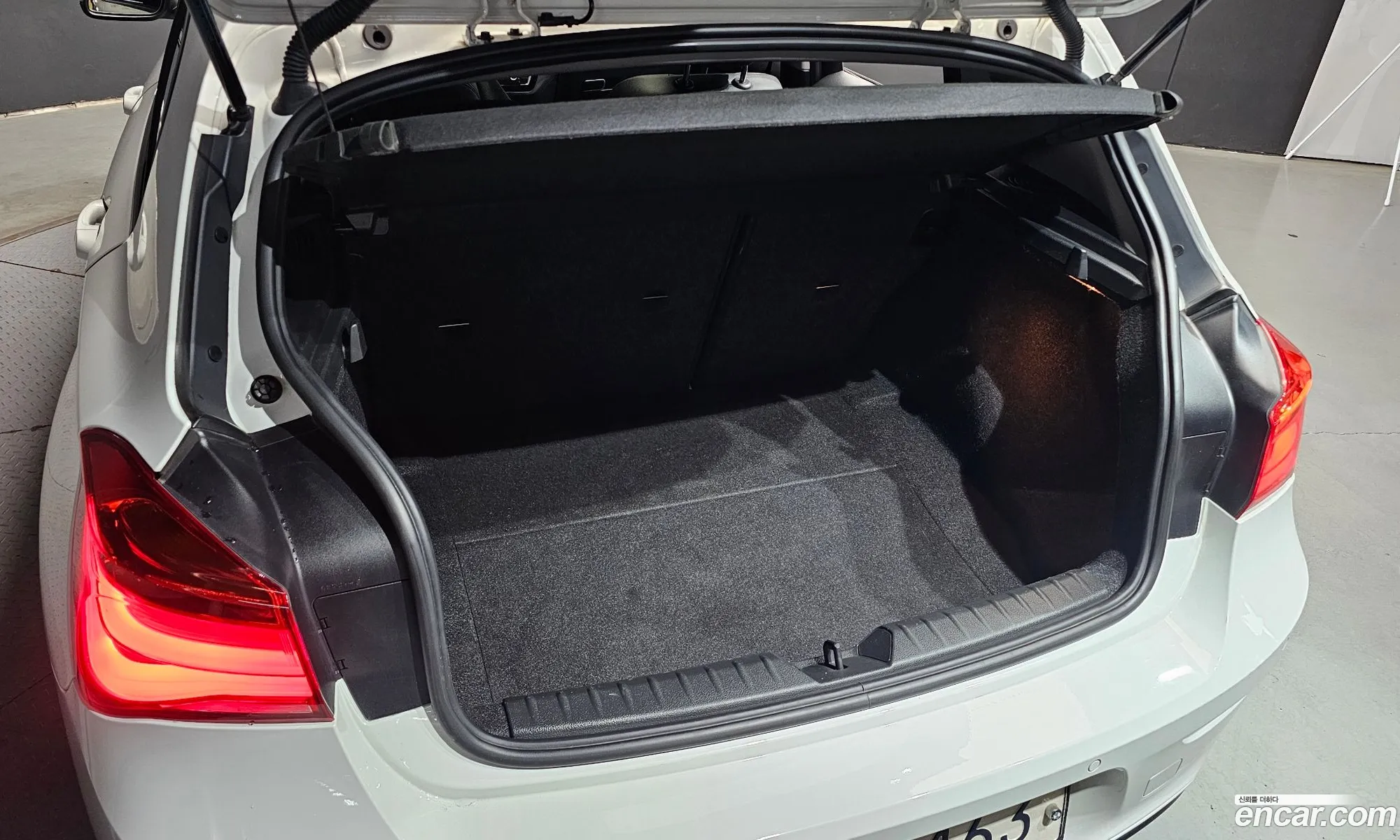 BMW 1 Series 2018 WBA1S5109J5L15911 — 19
