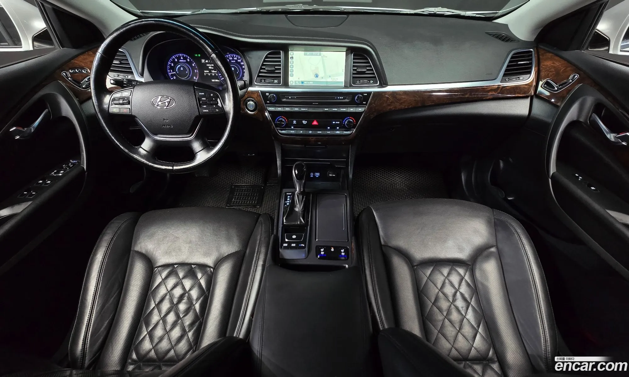 Hyundai Aslan 2015 — 2