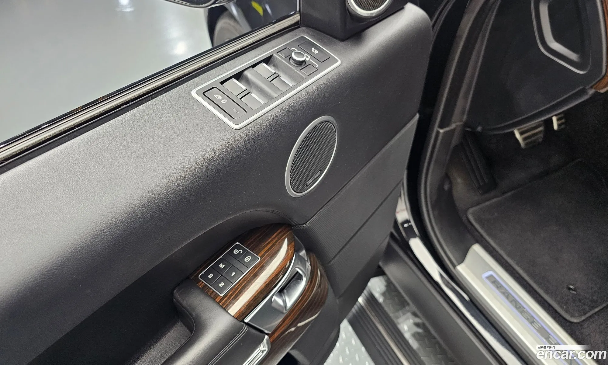 Land Rover Range Rover 2016 SALGS3EF1GA304605 — 31