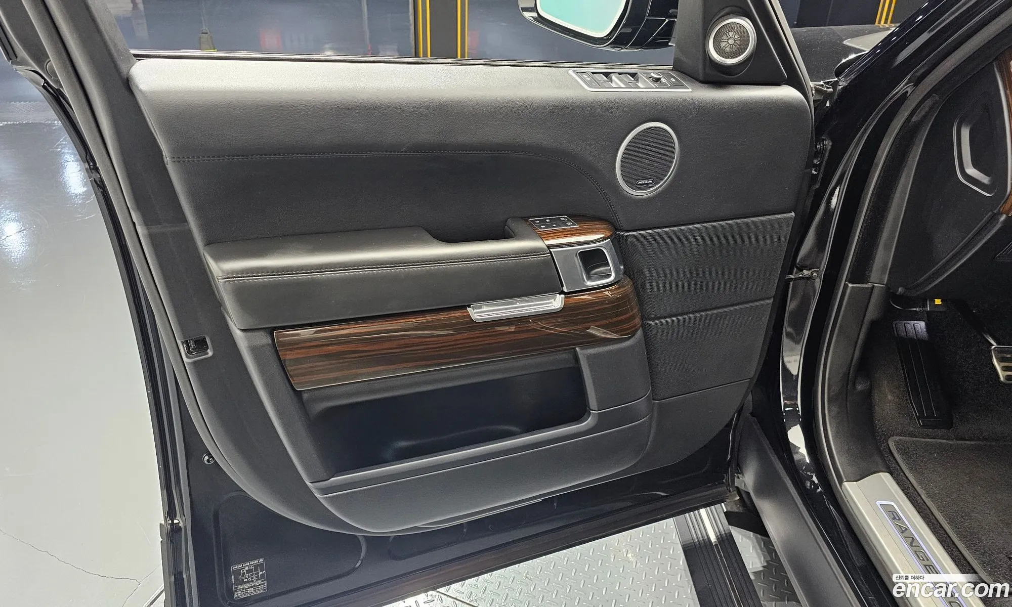 Land Rover Range Rover 2016 SALGS3EF1GA304605 — 13