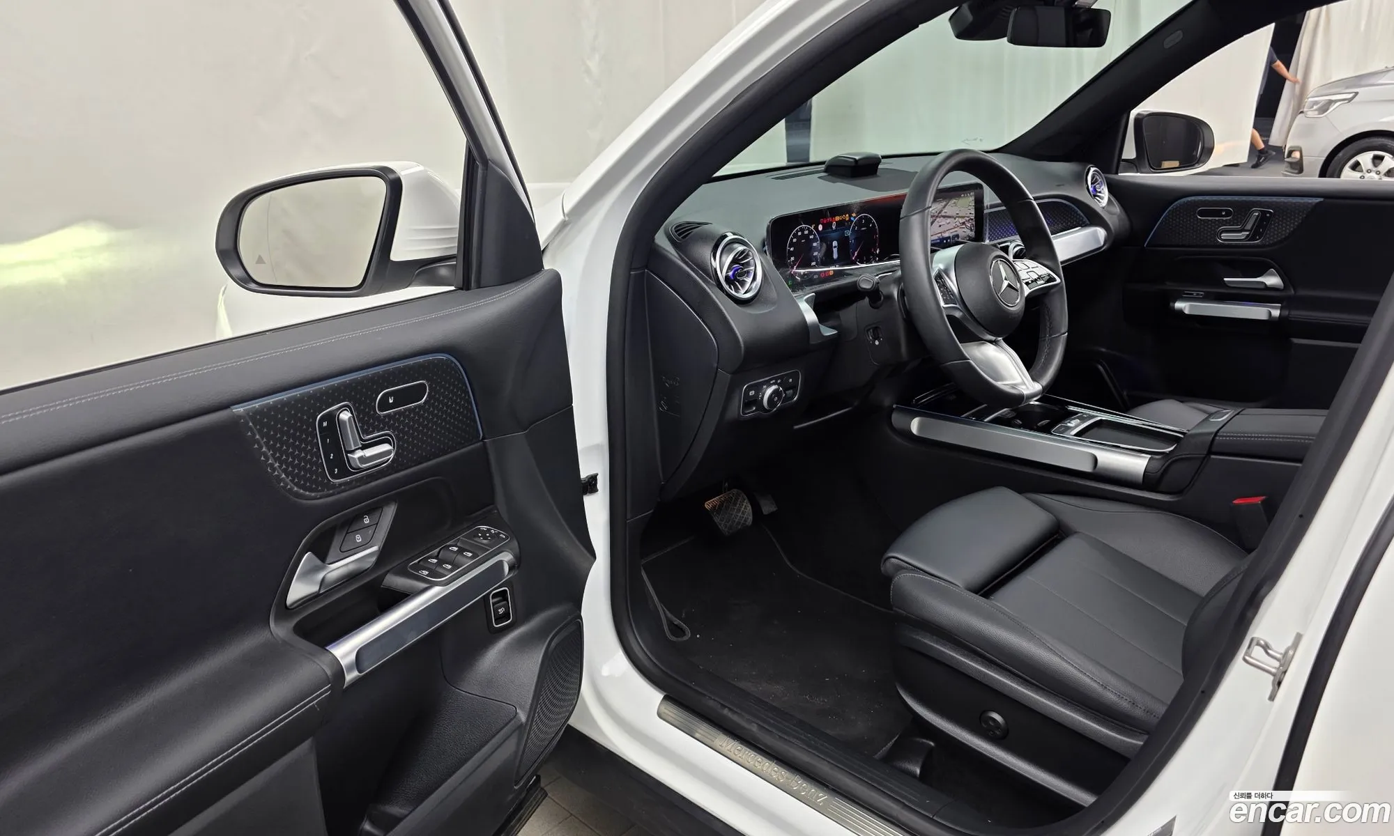 Mercedes-Benz GLB-Class X247 2024 — 15