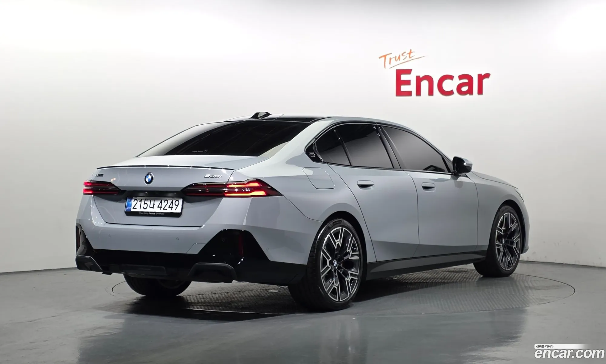 BMW 5 Series 2025 — 12