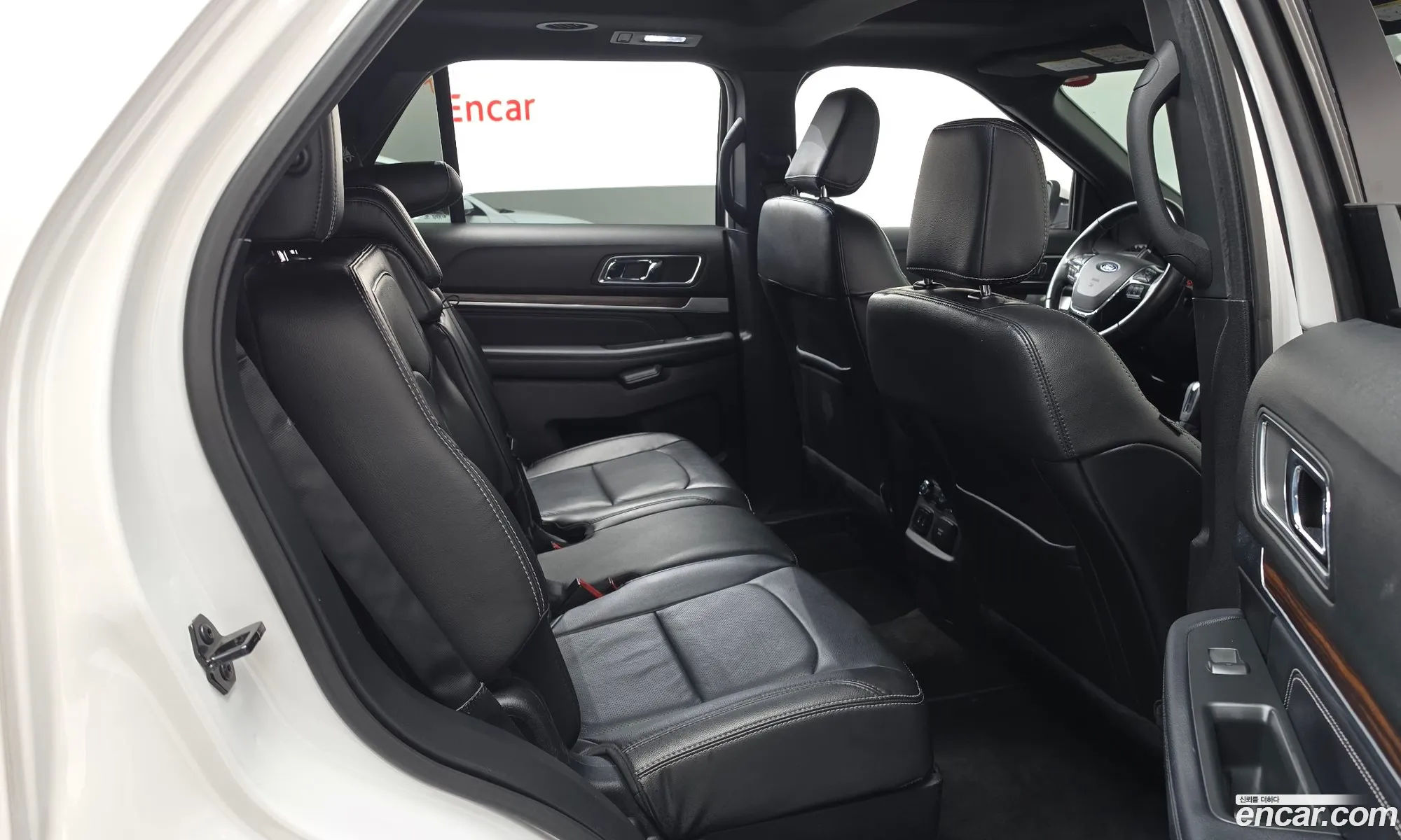 Ford Explorer 2018 — 19