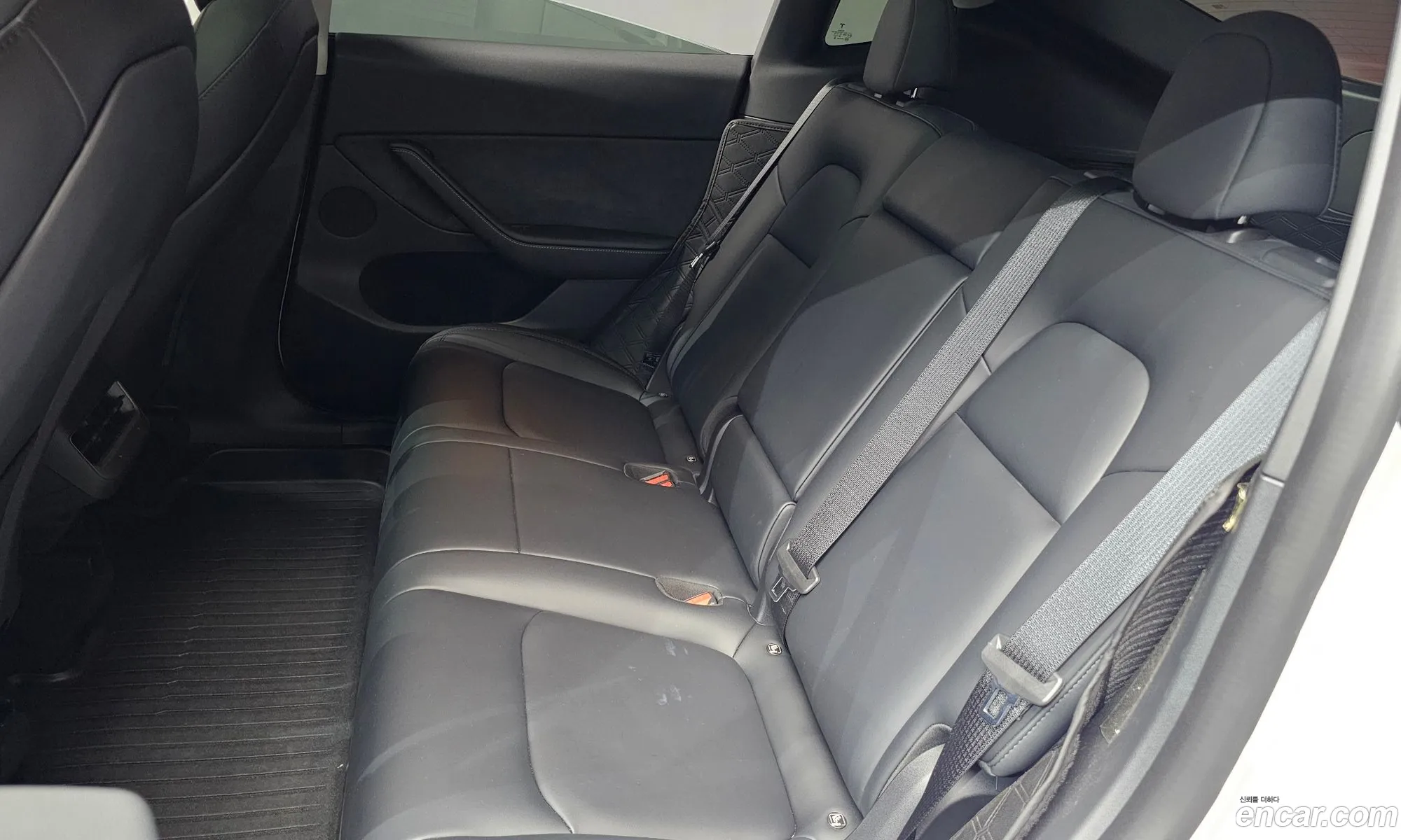 Tesla Model Y 2024 LRWYGCFS3RC562976 — 9