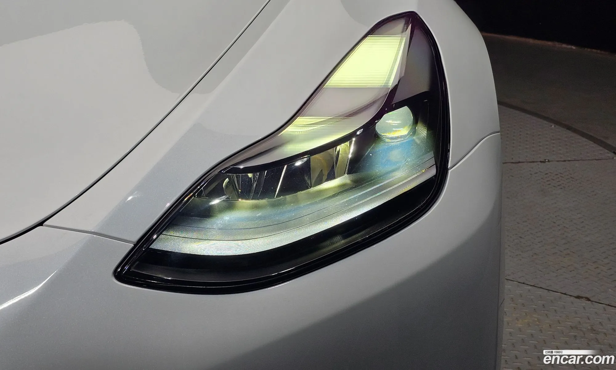 Tesla Model Y 2024 LRWYGCFS3RC562976 — 30
