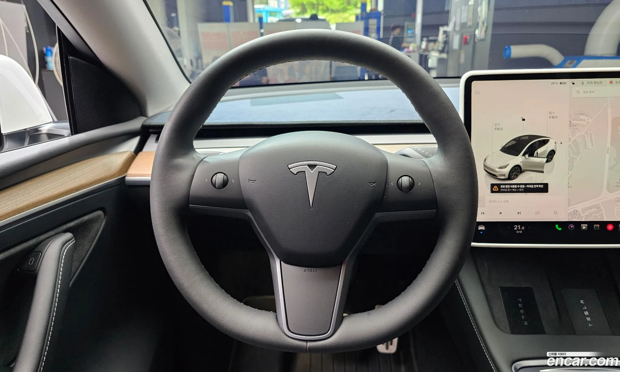 Tesla Model Y 2024 LRWYGCFS3RC562976 — 5