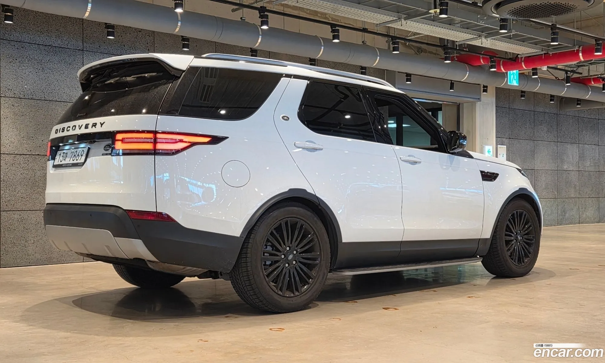 Land Rover Discovery 5 2018 — 10