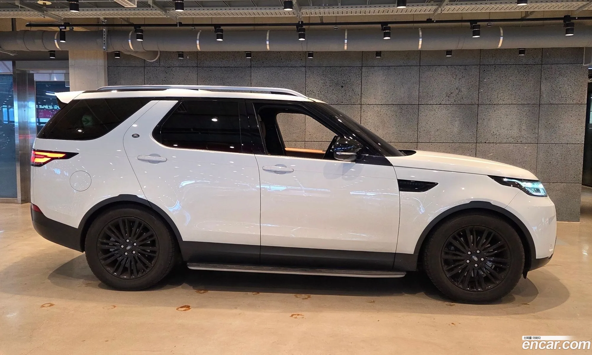 Land Rover Discovery 5 2018 — 8