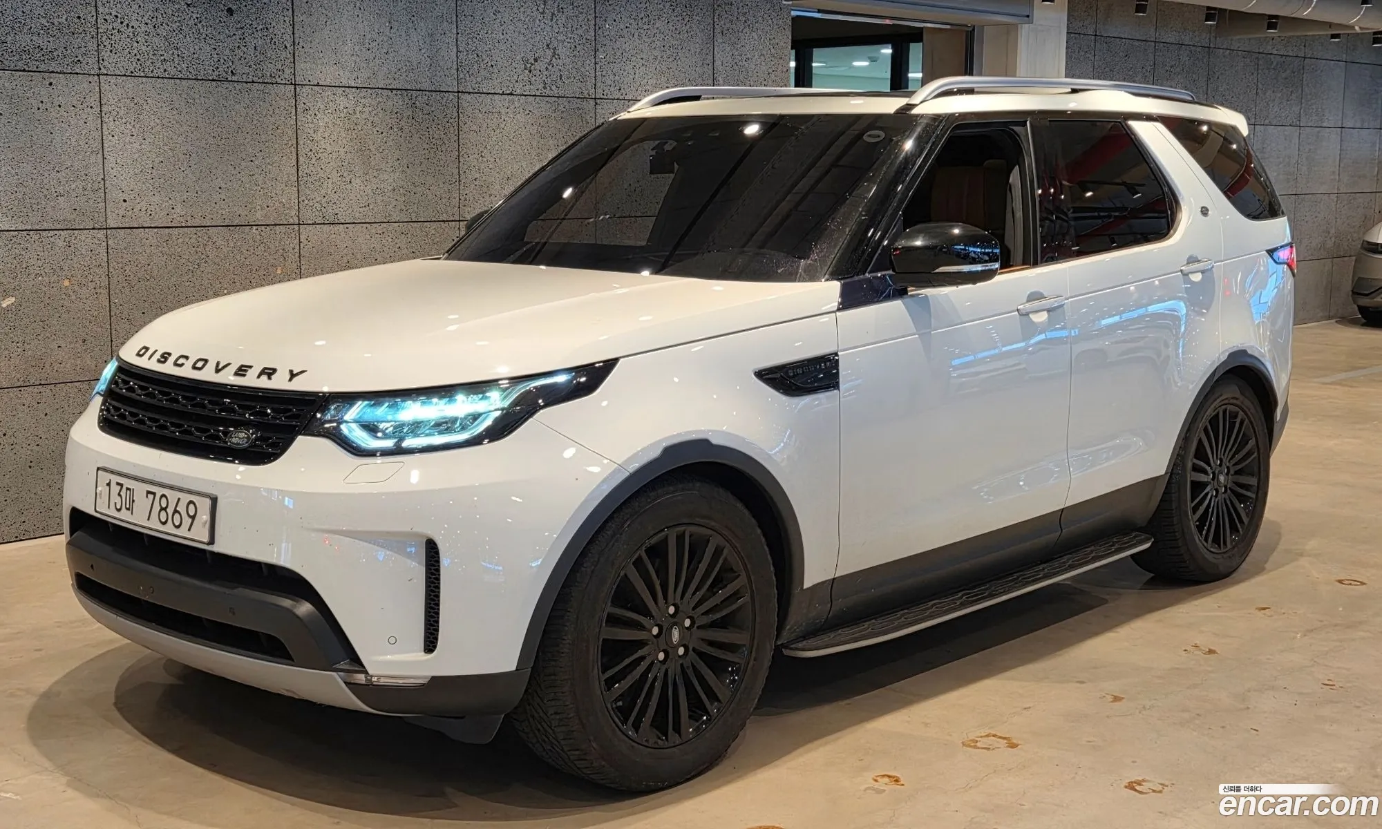 Land Rover Discovery 5 2018 — 17