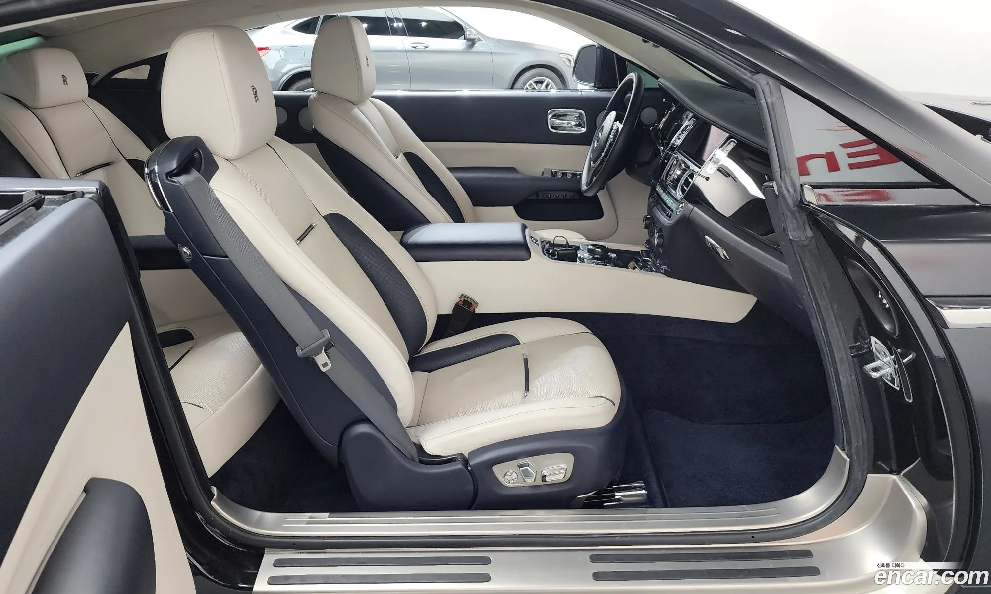 Rolls-Royce Wraith 2017 SCA665C00HUX80885 — 13