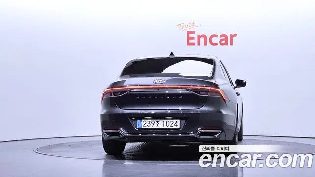 Hyundai Grandeur IG Hybrid 2020 — 3