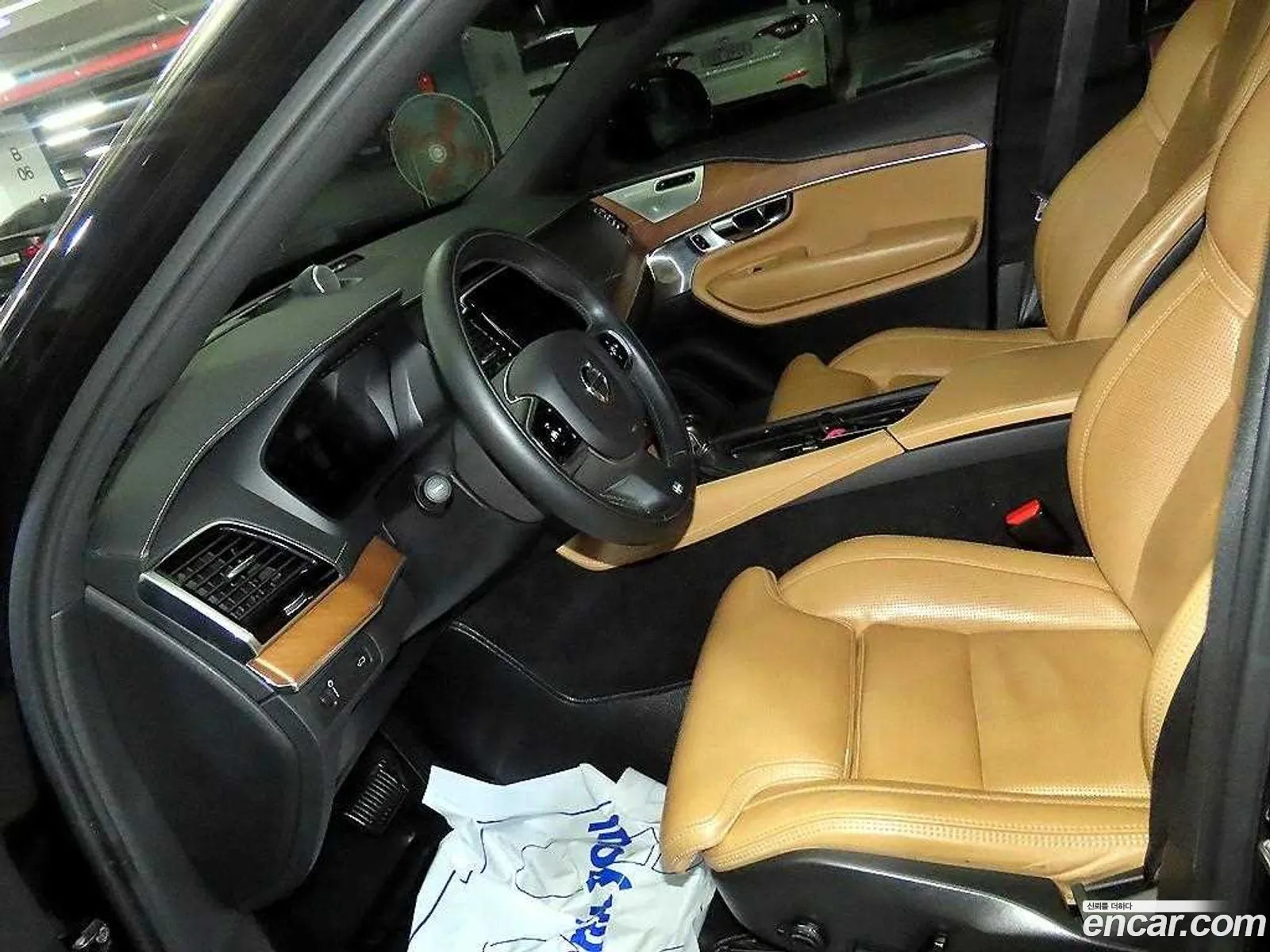 Volvo XC90 2019 — 16