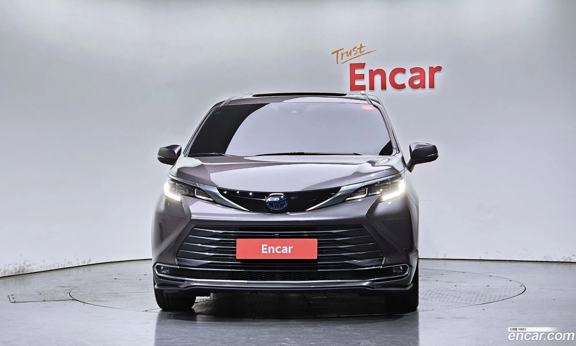 Toyota Sienna 2021 5TDGRKEC — 4
