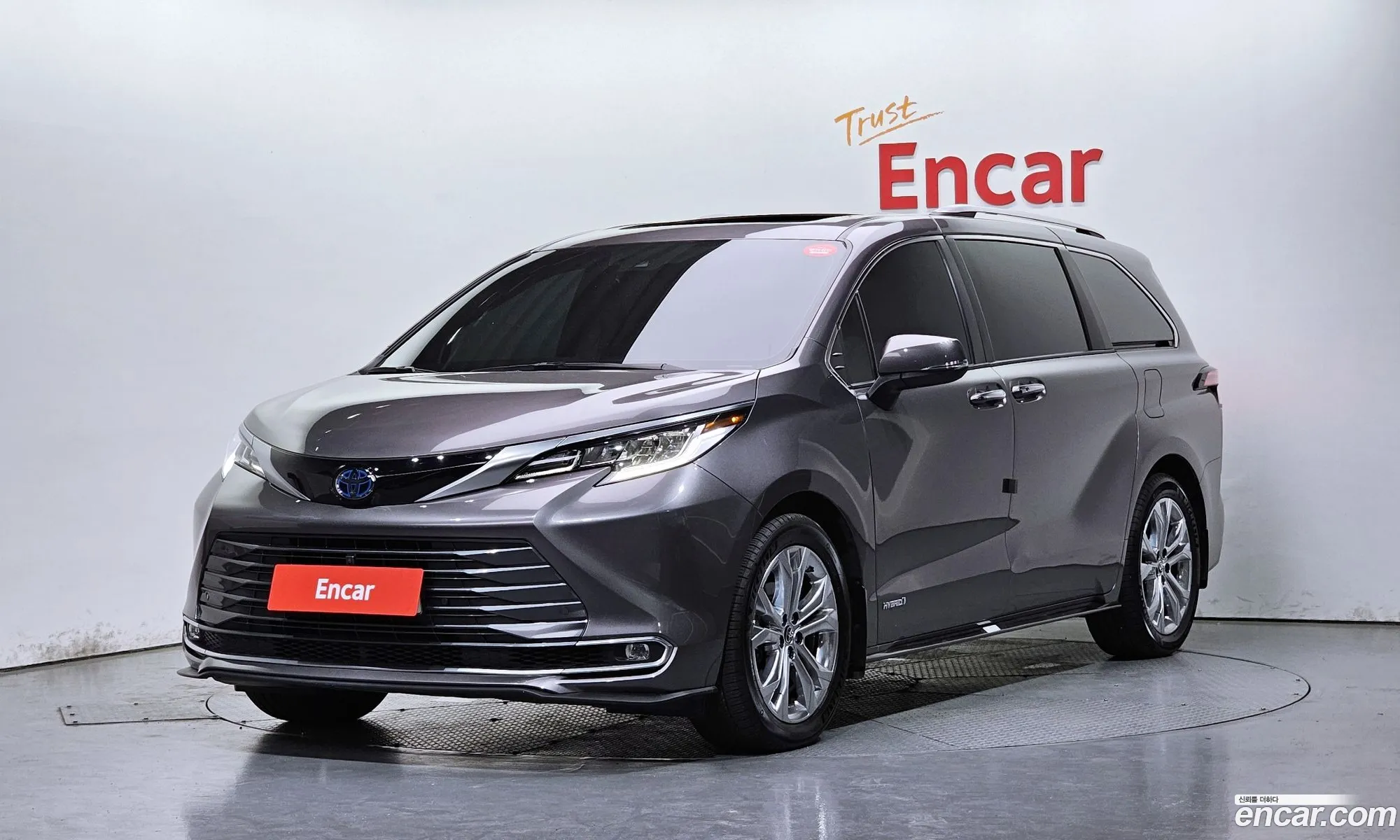 Toyota Sienna 2021 5TDGRKEC — 7