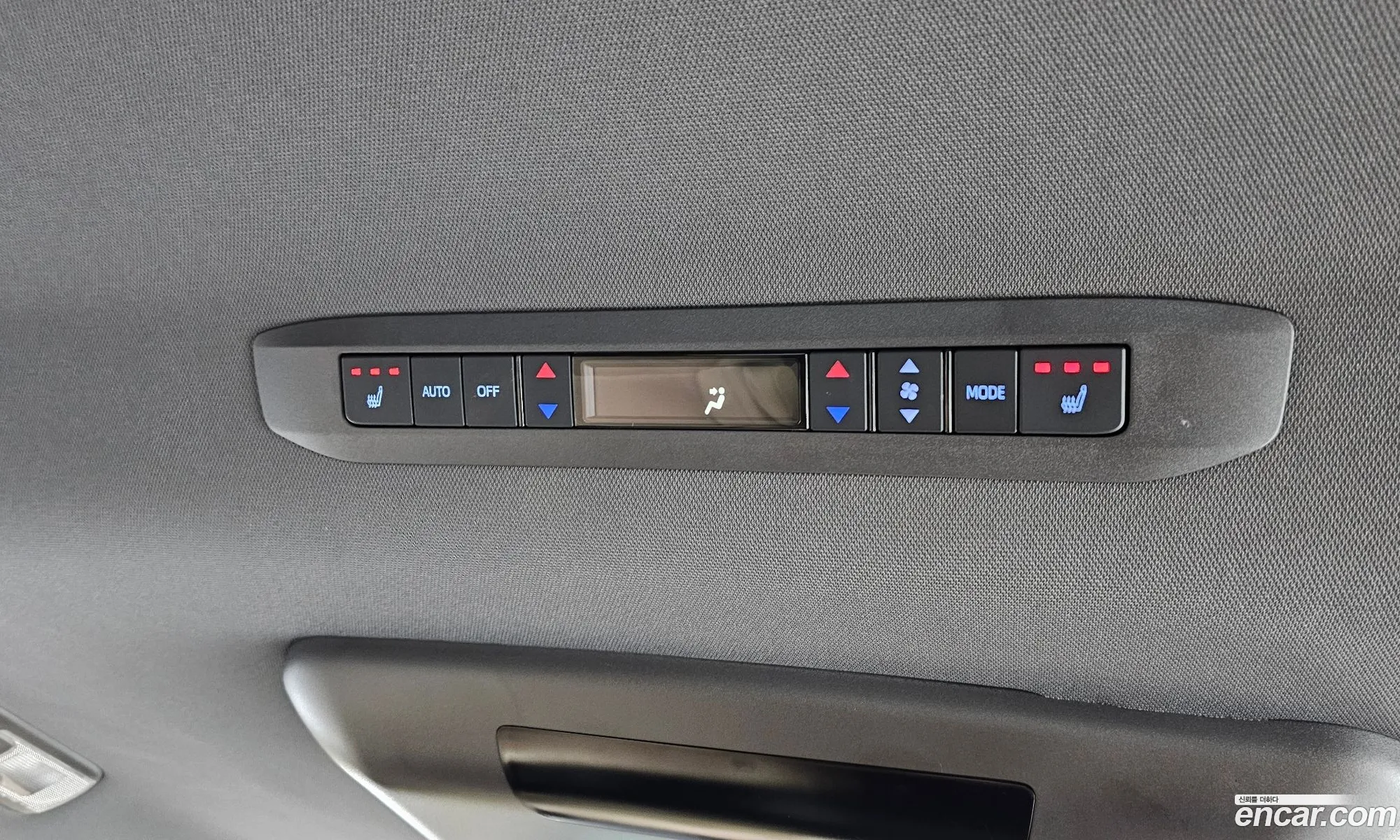 Toyota Sienna 2021 5TDGRKEC — 11