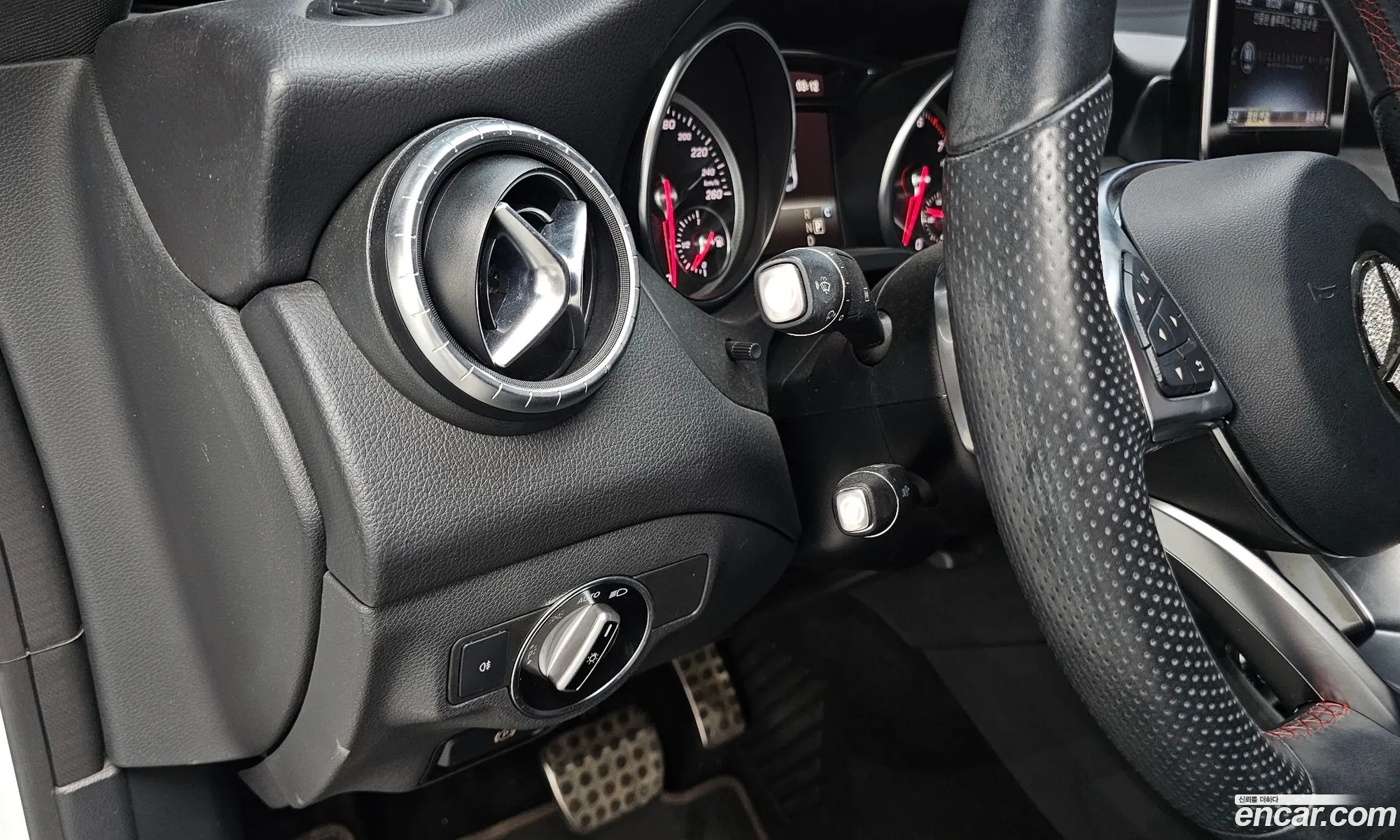 Mercedes-Benz CLA-Class C117 2018 — 11