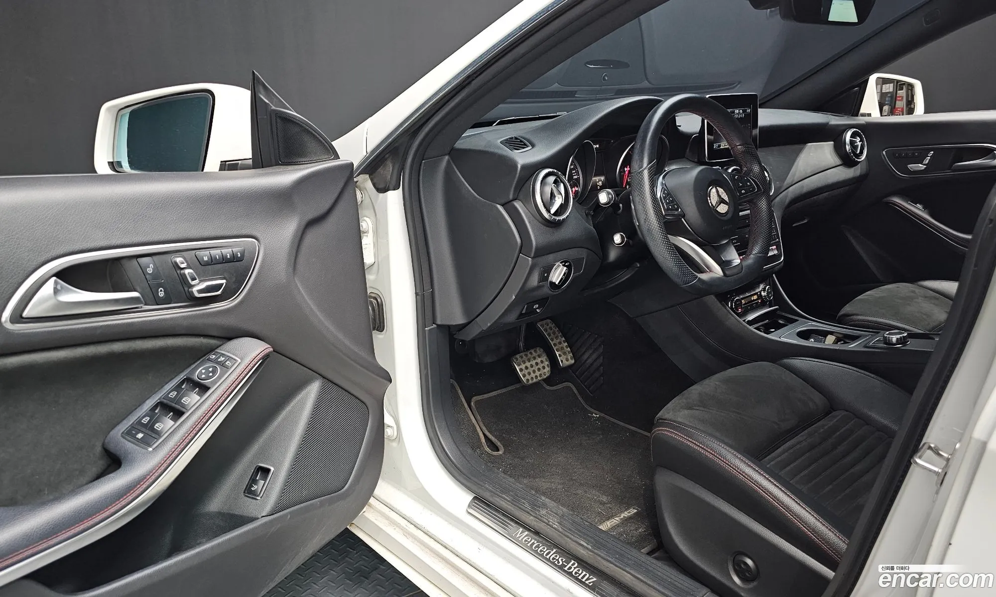 Mercedes-Benz CLA-Class C117 2018 — 24