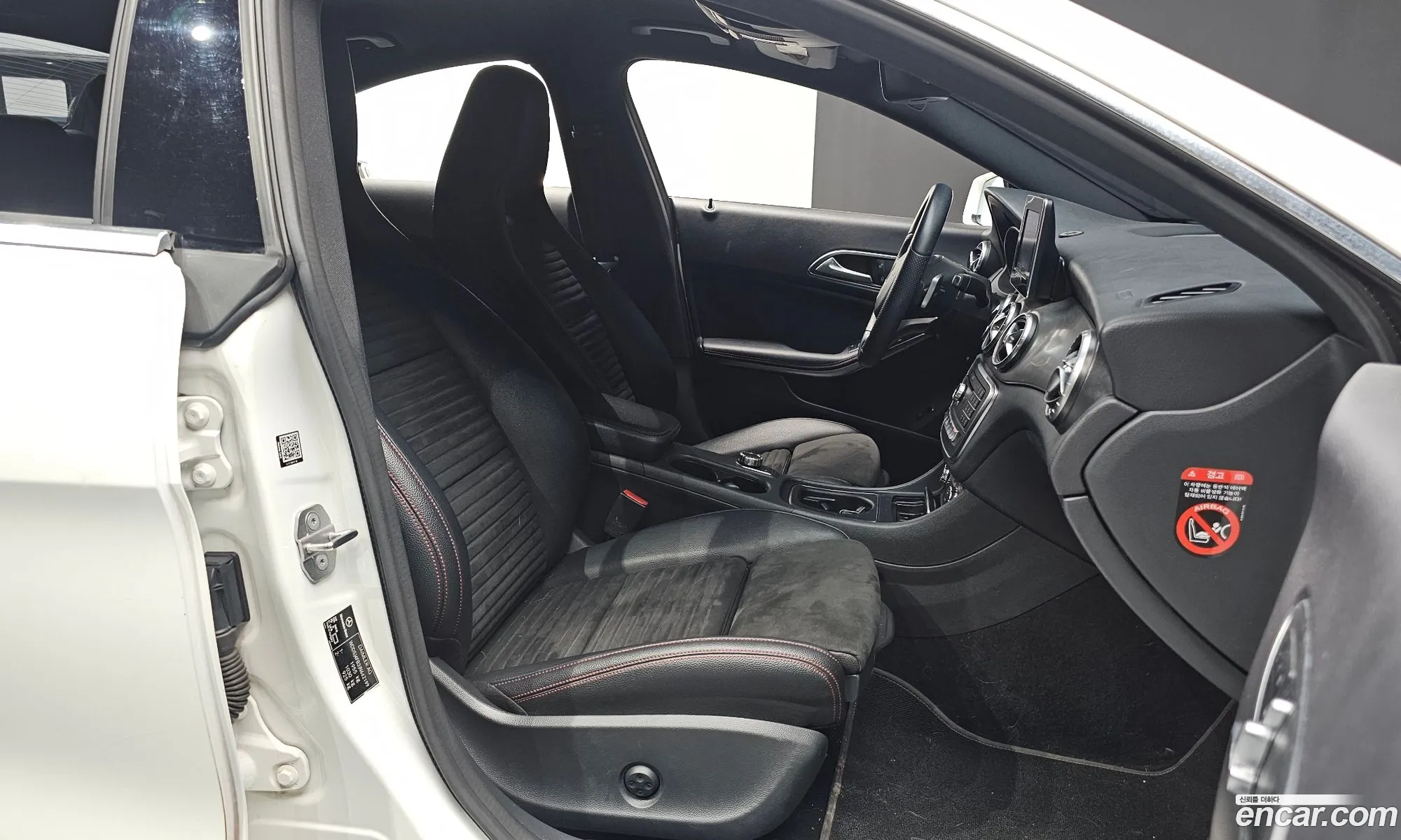 Mercedes-Benz CLA-Class C117 2018 — 18