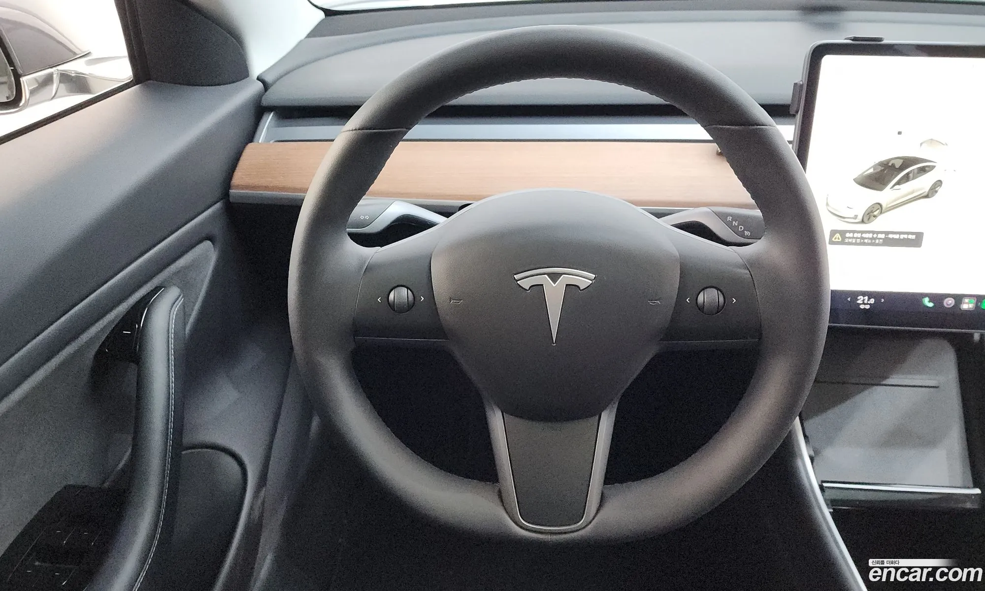 Tesla Model 3 2020 — 16