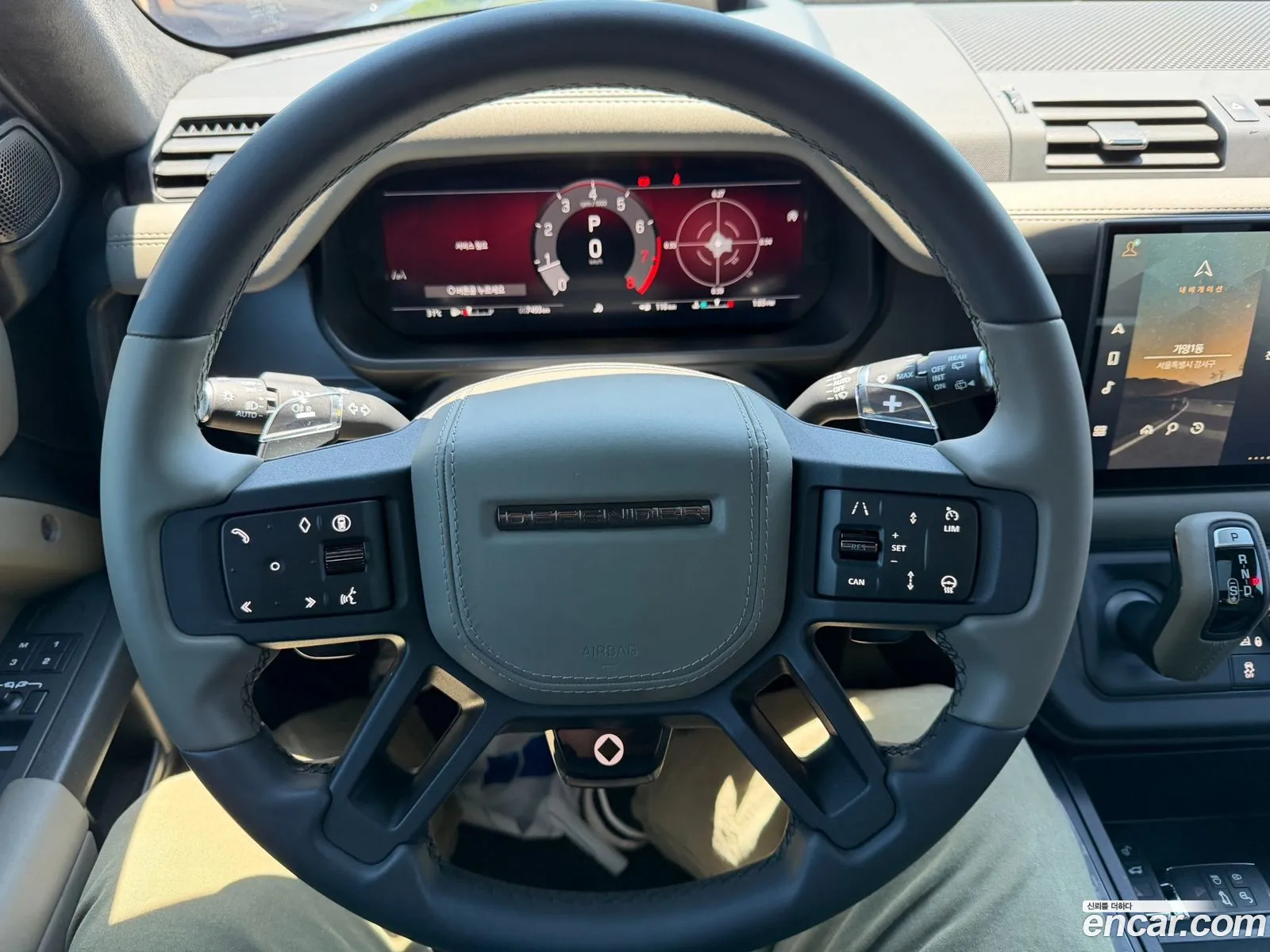 Land Rover Defender 2025 — 17