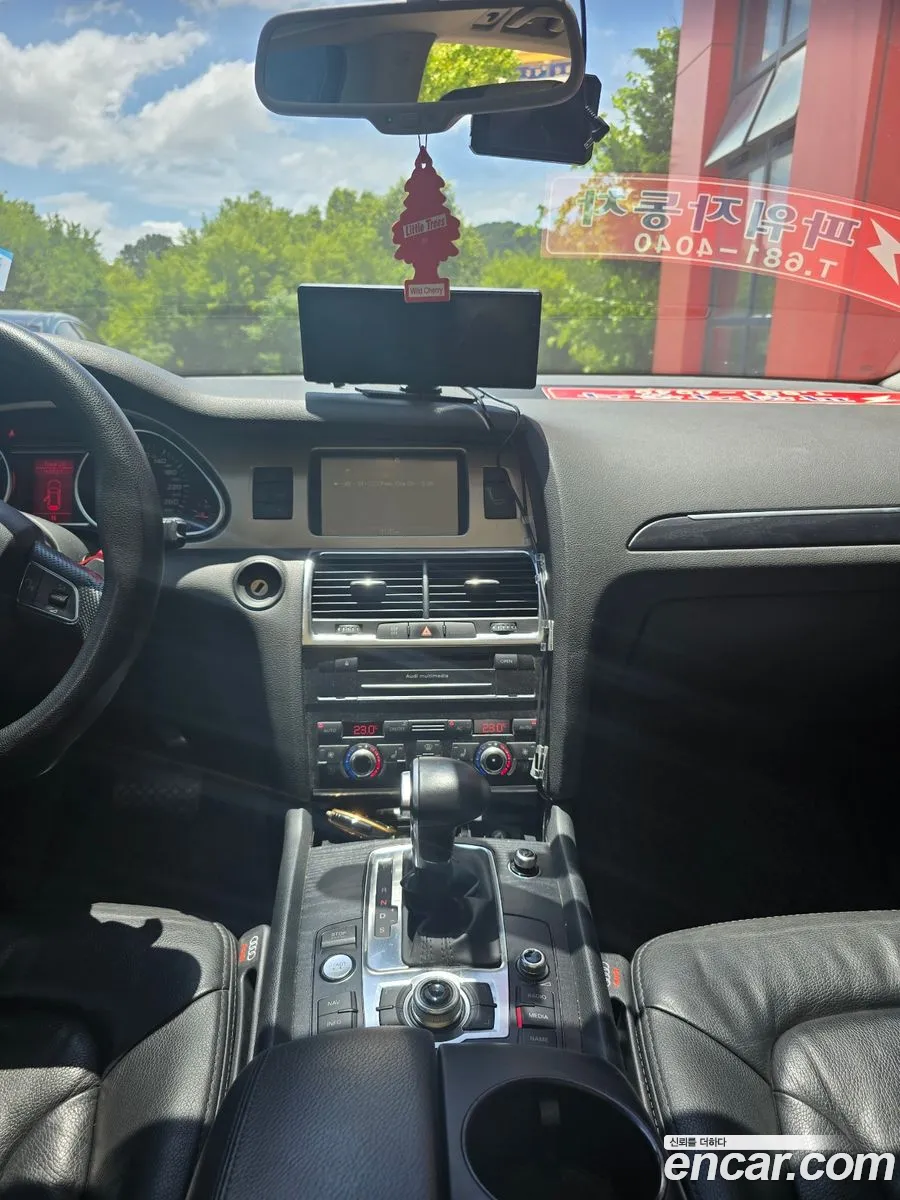 Audi Q7 2010 — 12