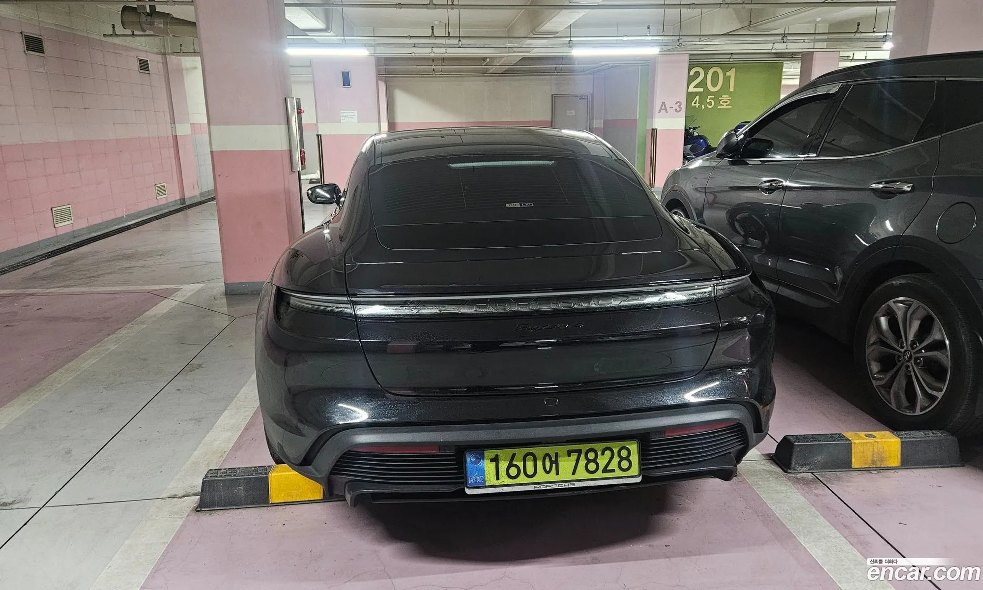Porsche Taycan 2025 — 3