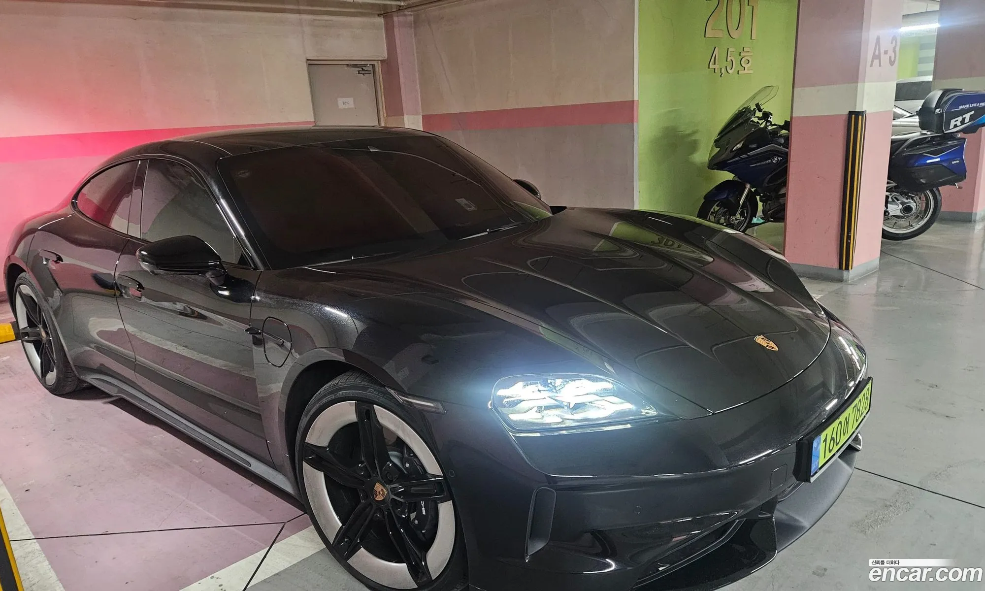 Porsche Taycan 2025 — 9
