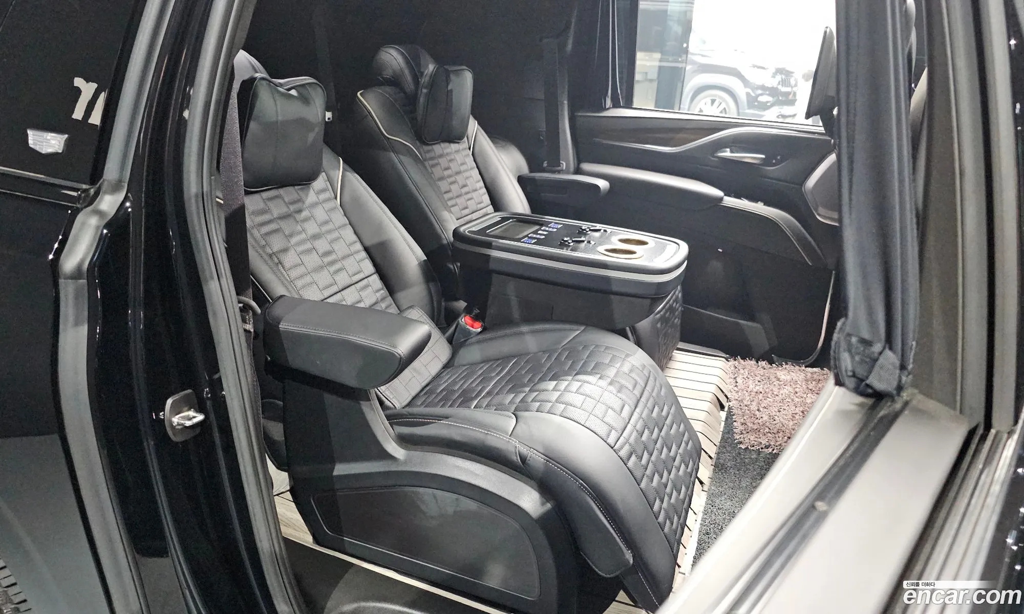 Cadillac Escalade 2023 — 14