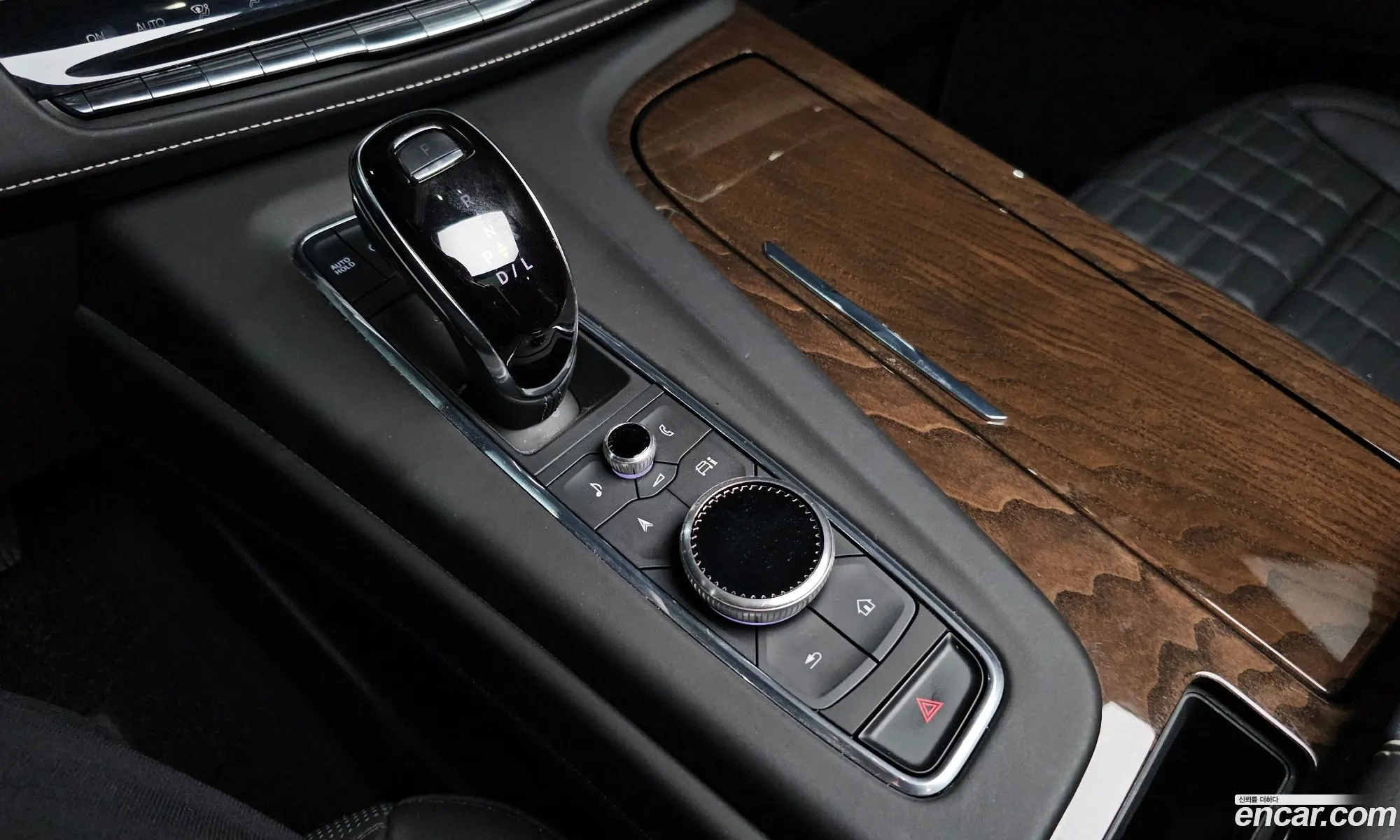 Cadillac Escalade 2023 — 16