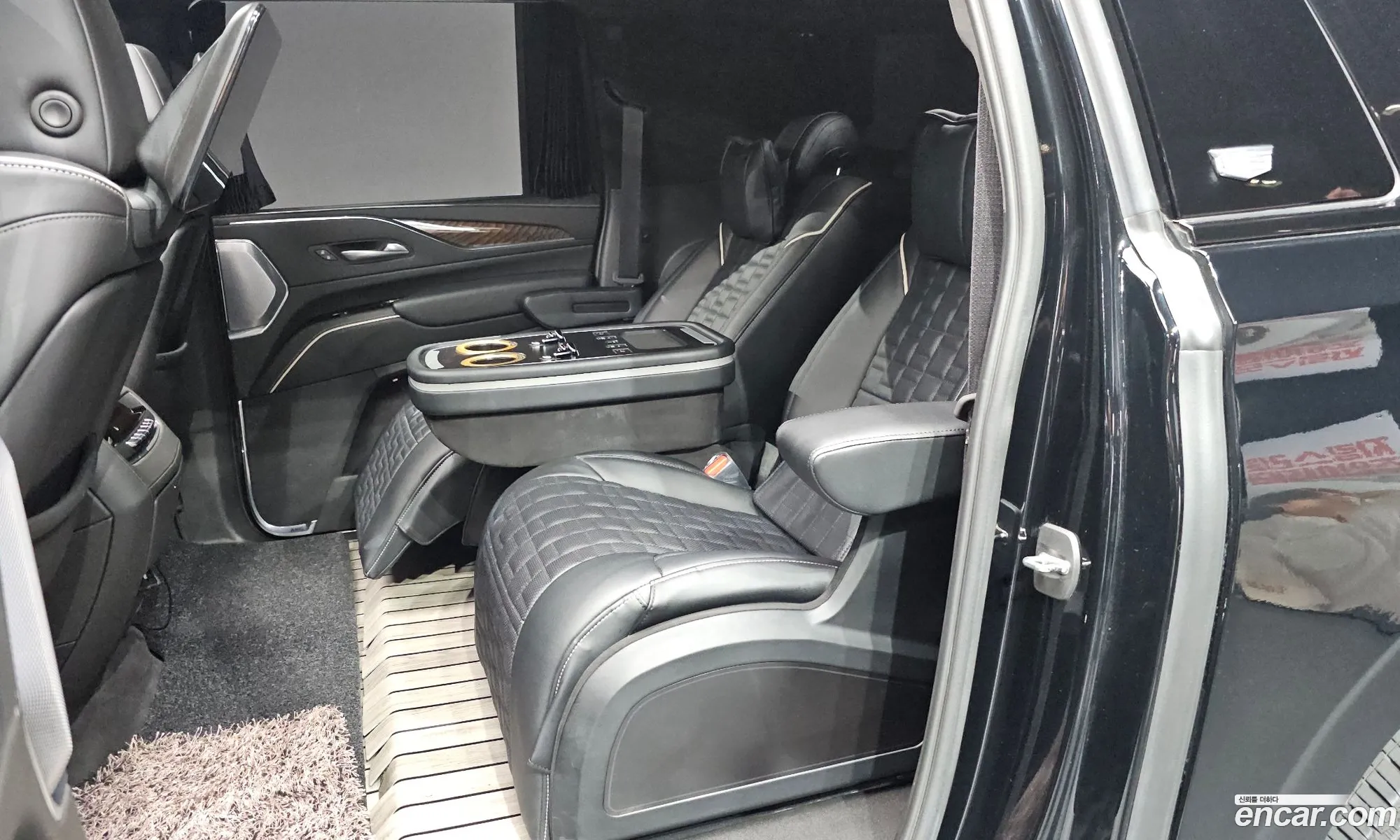 Cadillac Escalade 2023 — 12