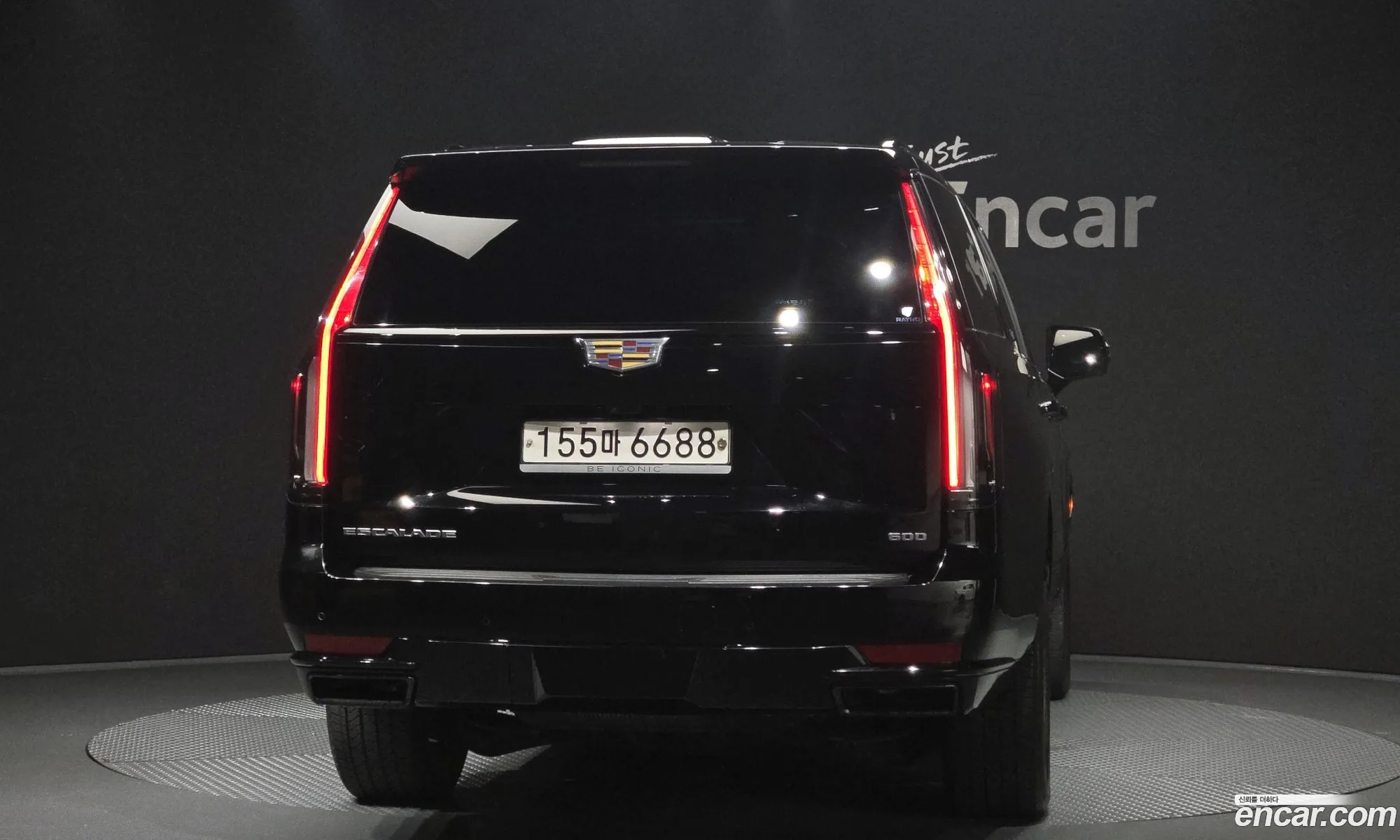 Cadillac Escalade 2023 — 2