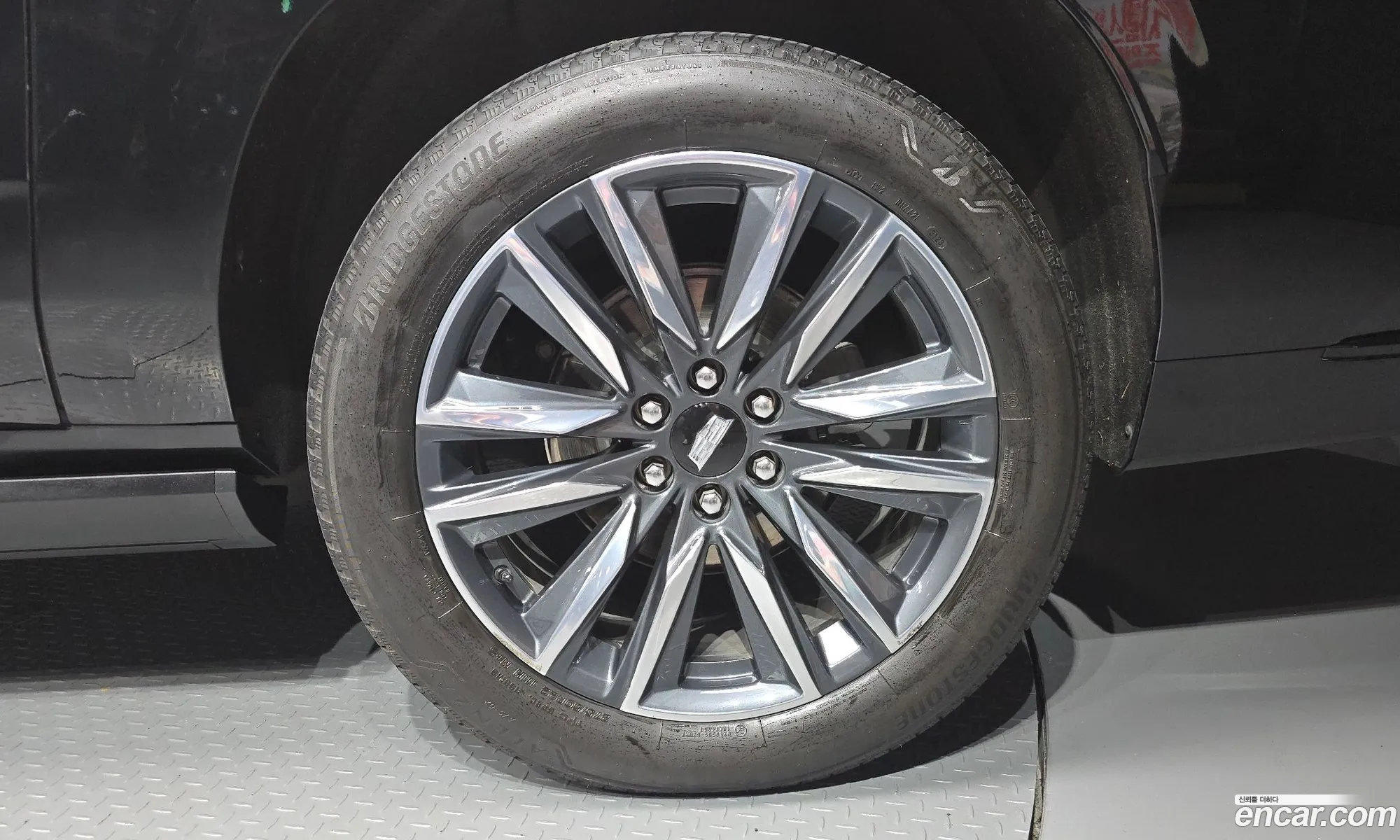 Cadillac Escalade 2023 — 9