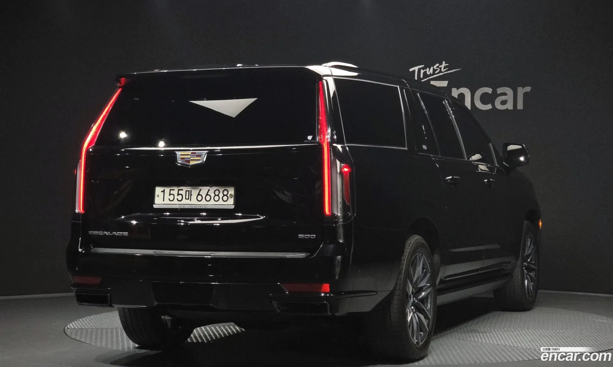 Cadillac Escalade 2023 — 28