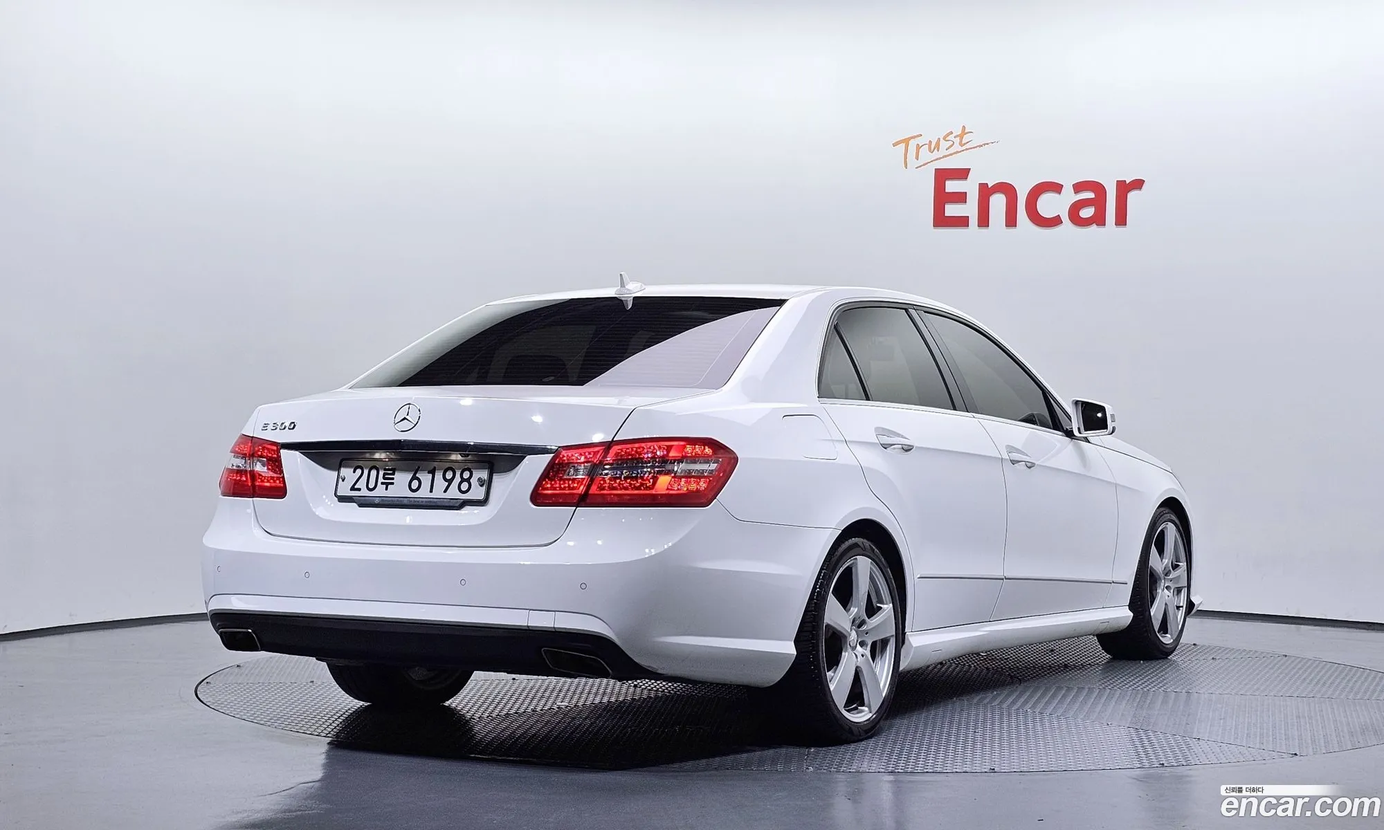 Mercedes-Benz E-Class W212 2012 WDDHF5FB1DA694307 — 15