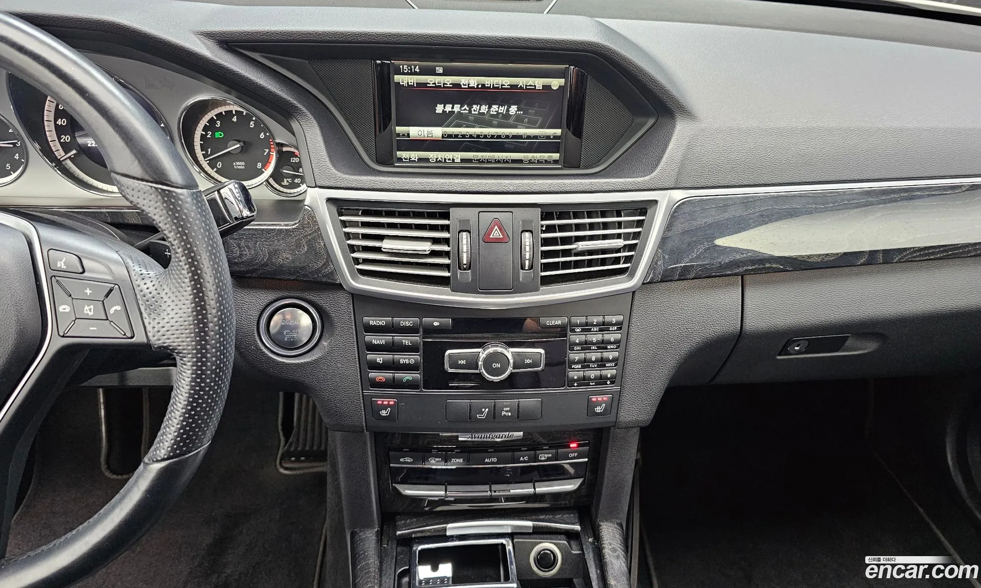 Mercedes-Benz E-Class W212 2012 WDDHF5FB1DA694307 — 11