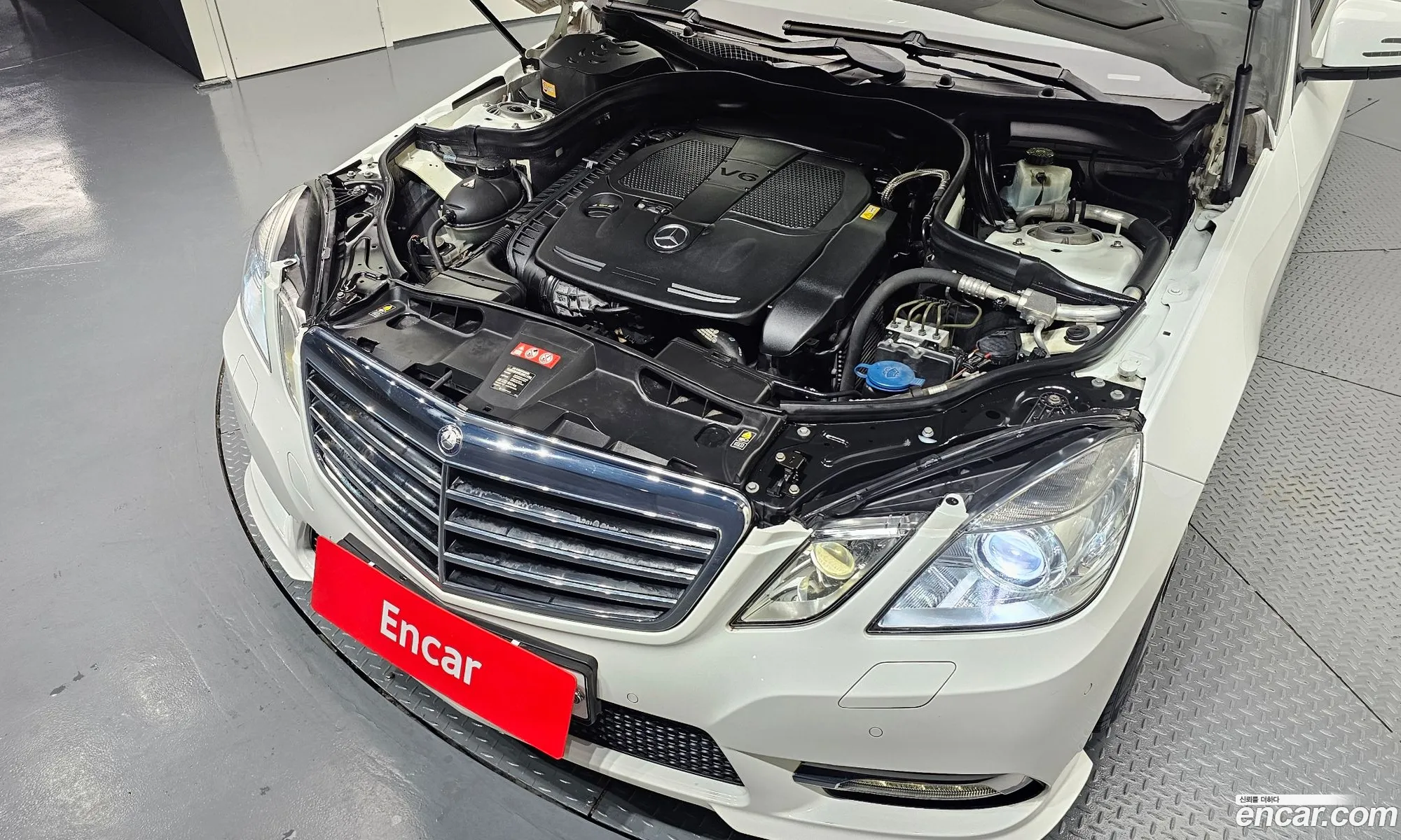 Mercedes-Benz E-Class W212 2012 WDDHF5FB1DA694307 — 6